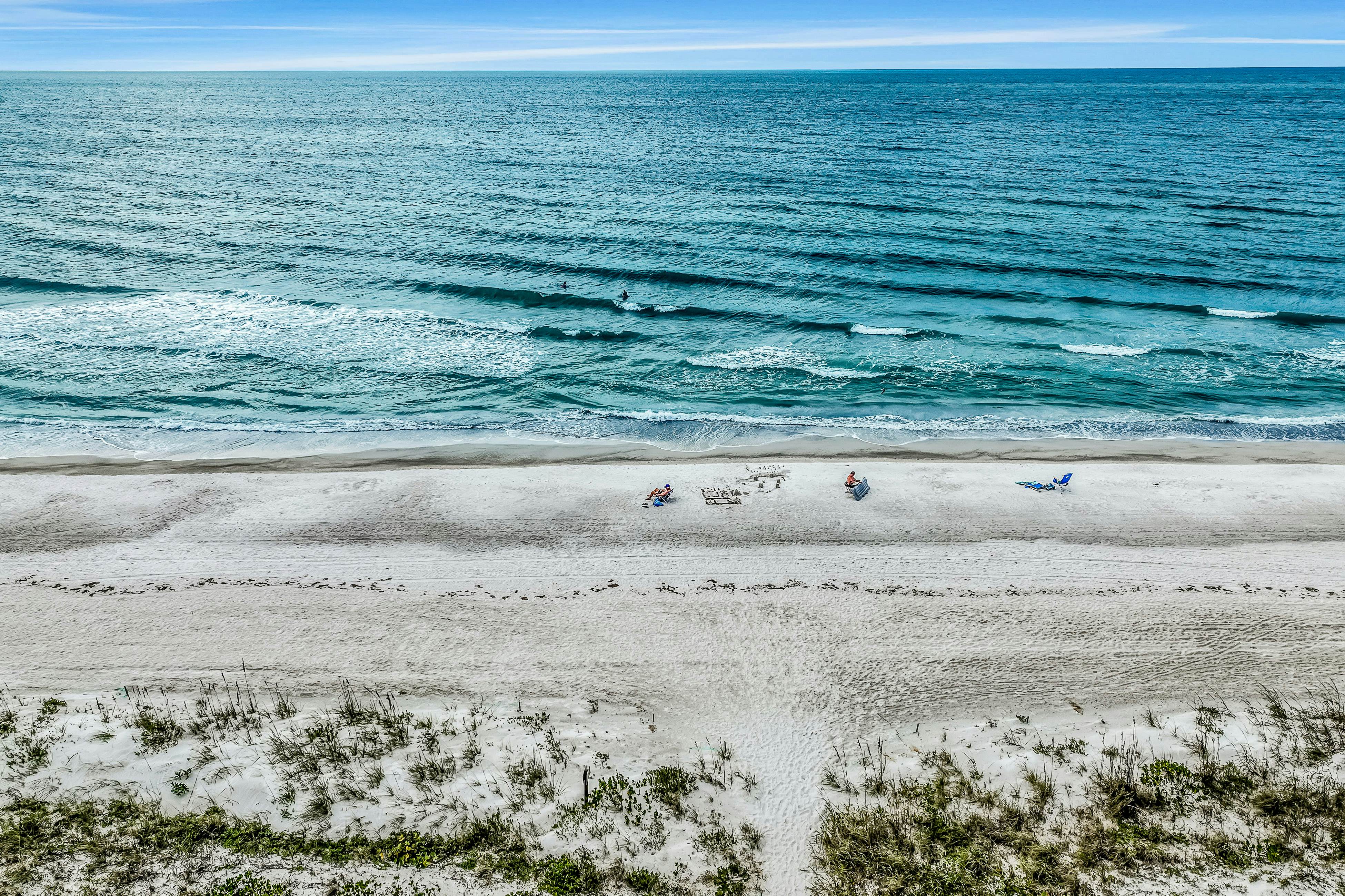 Coastal condo with unbeatable beachfront views - pool & beach access