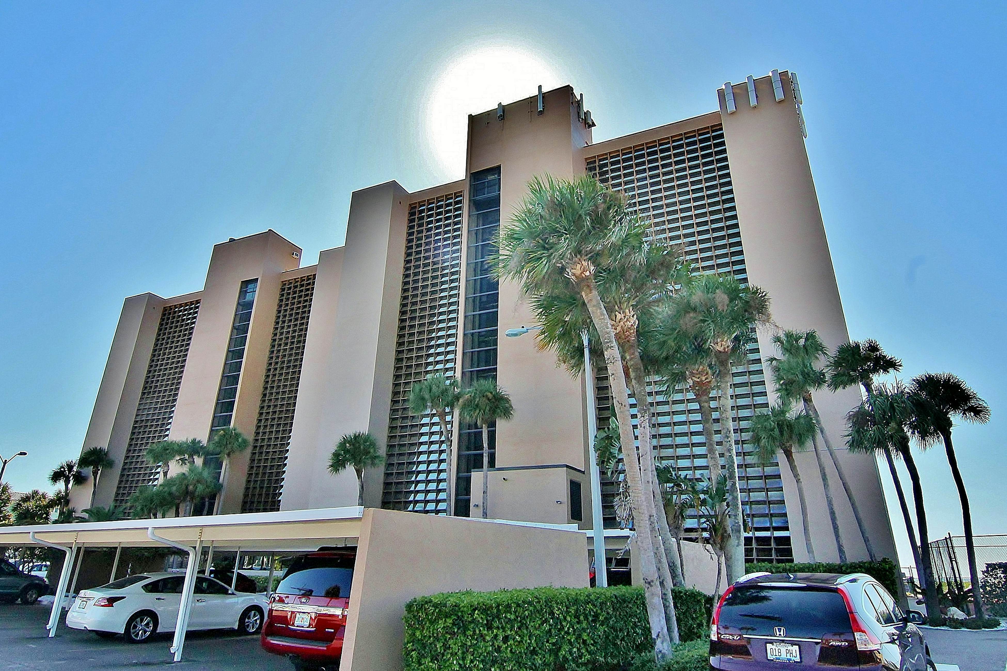 Coastal condo with unbeatable beachfront views - pool & beach access