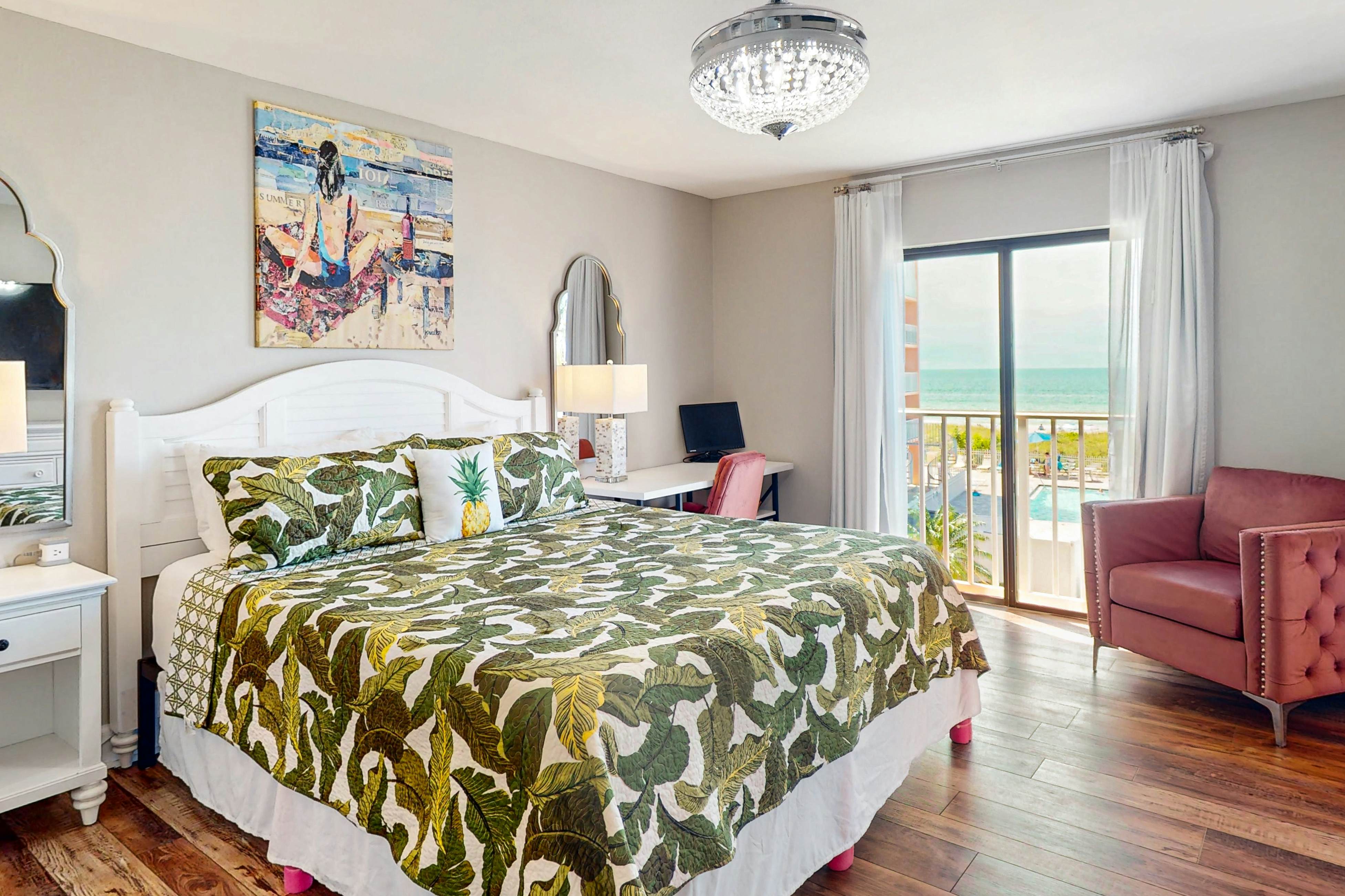 Dog-friendly beachfront condo with pool, hot tub, tennis & AC -snowbird-friendly