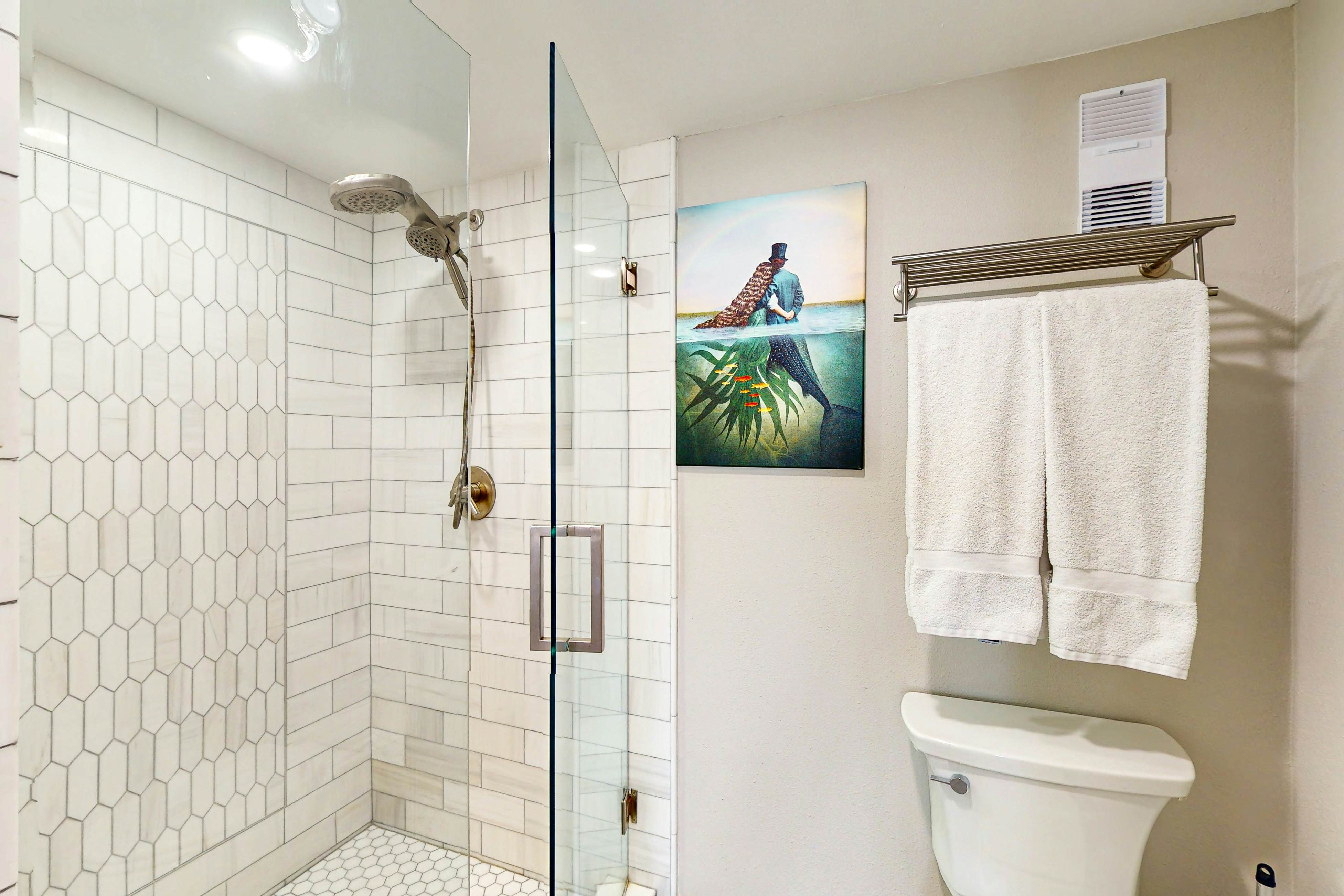 Dog-friendly beachfront condo with pool, hot tub, tennis & AC -snowbird-friendly