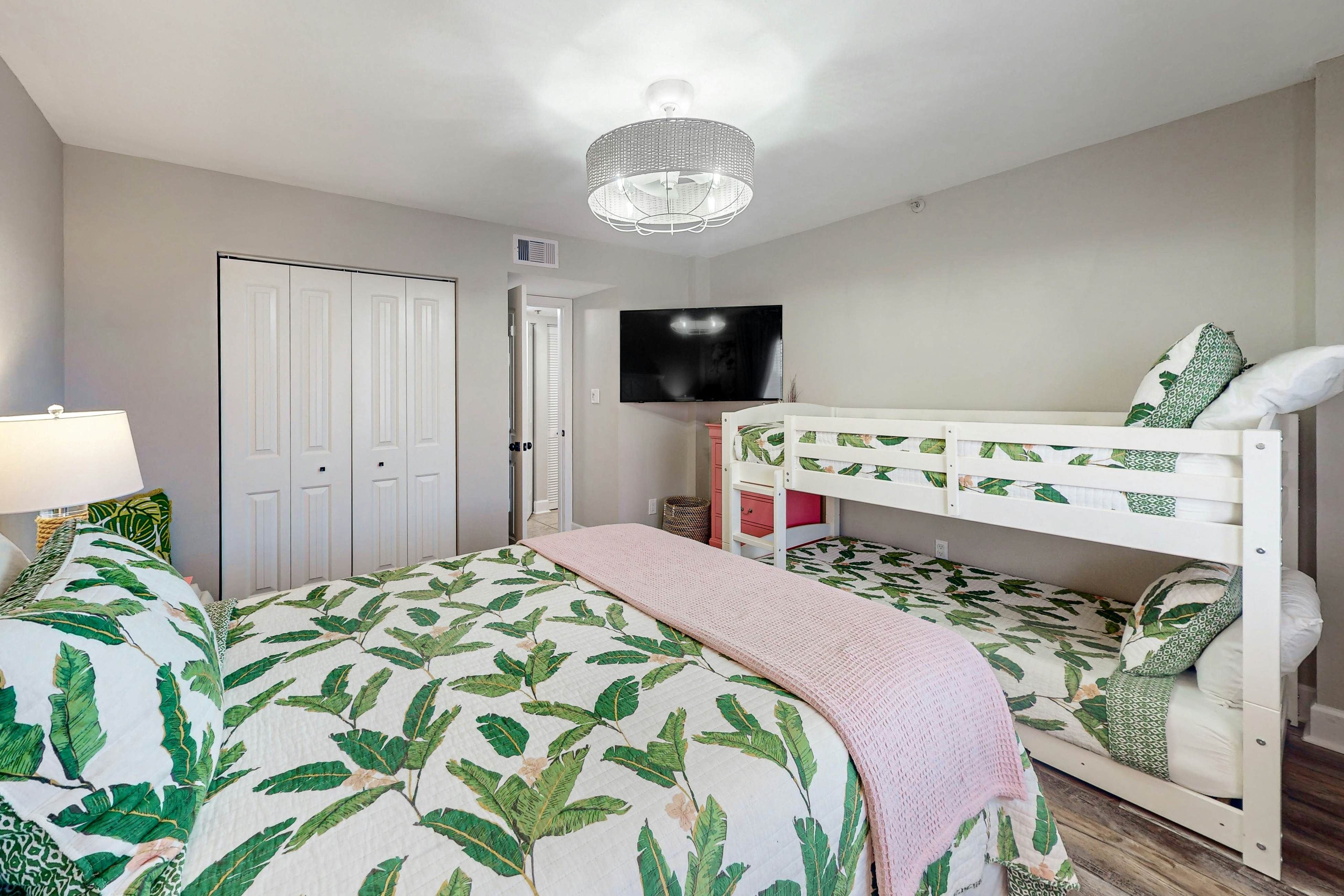 Dog-friendly beachfront condo with pool, hot tub, tennis & AC -snowbird-friendly