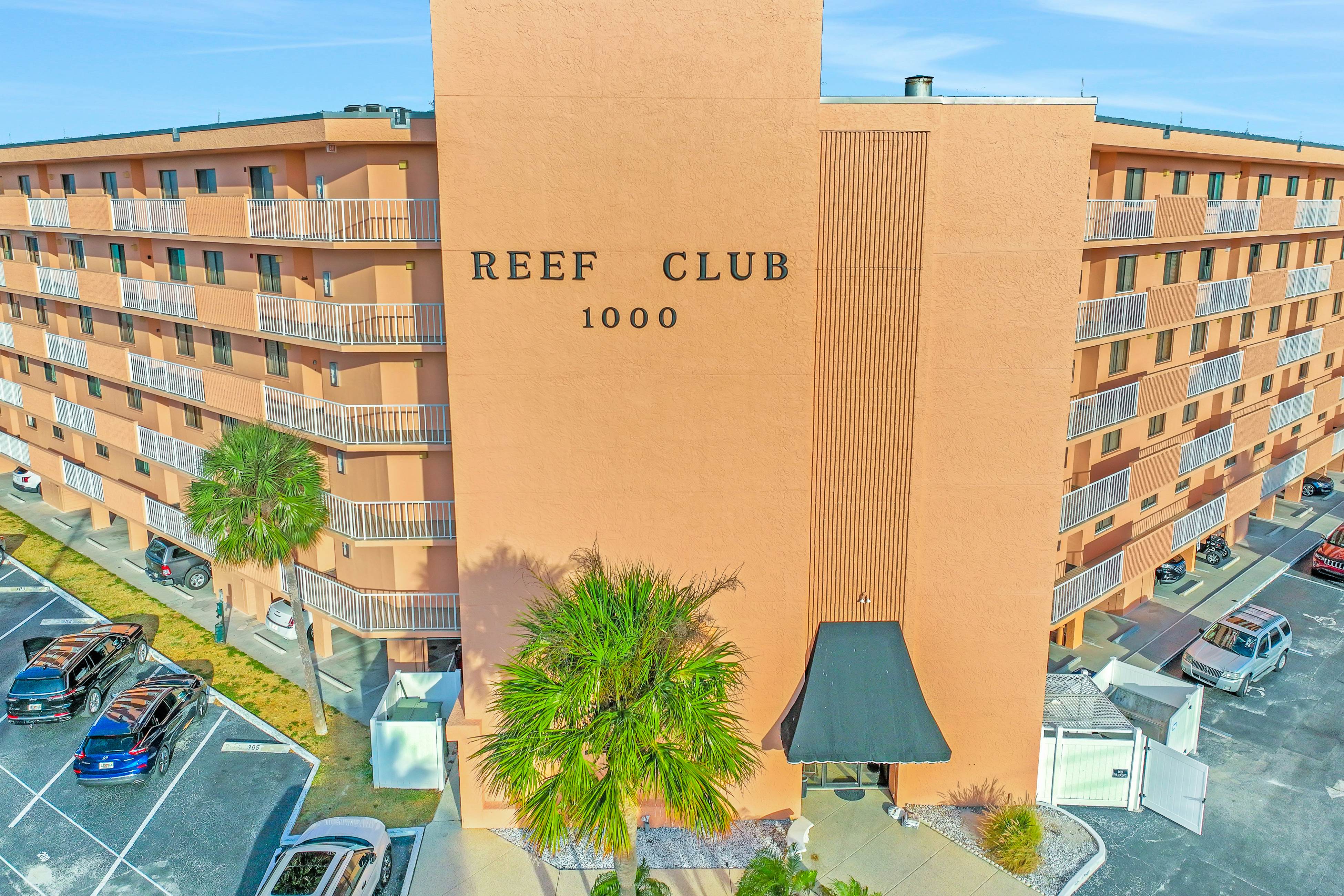 Dog-friendly beachfront condo with pool, hot tub, tennis & AC -snowbird-friendly