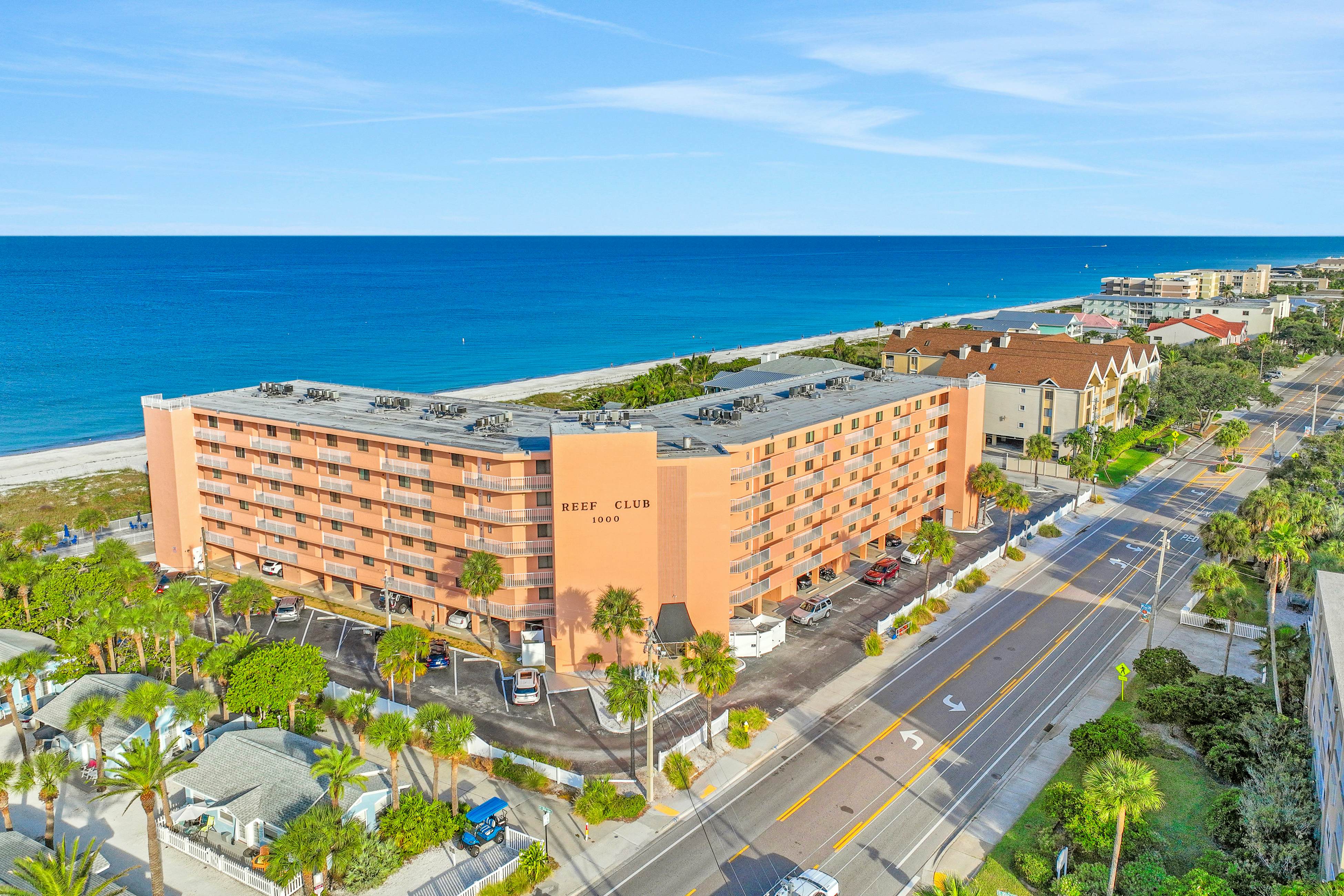 Dog-friendly beachfront condo with pool, hot tub, tennis & AC -snowbird-friendly