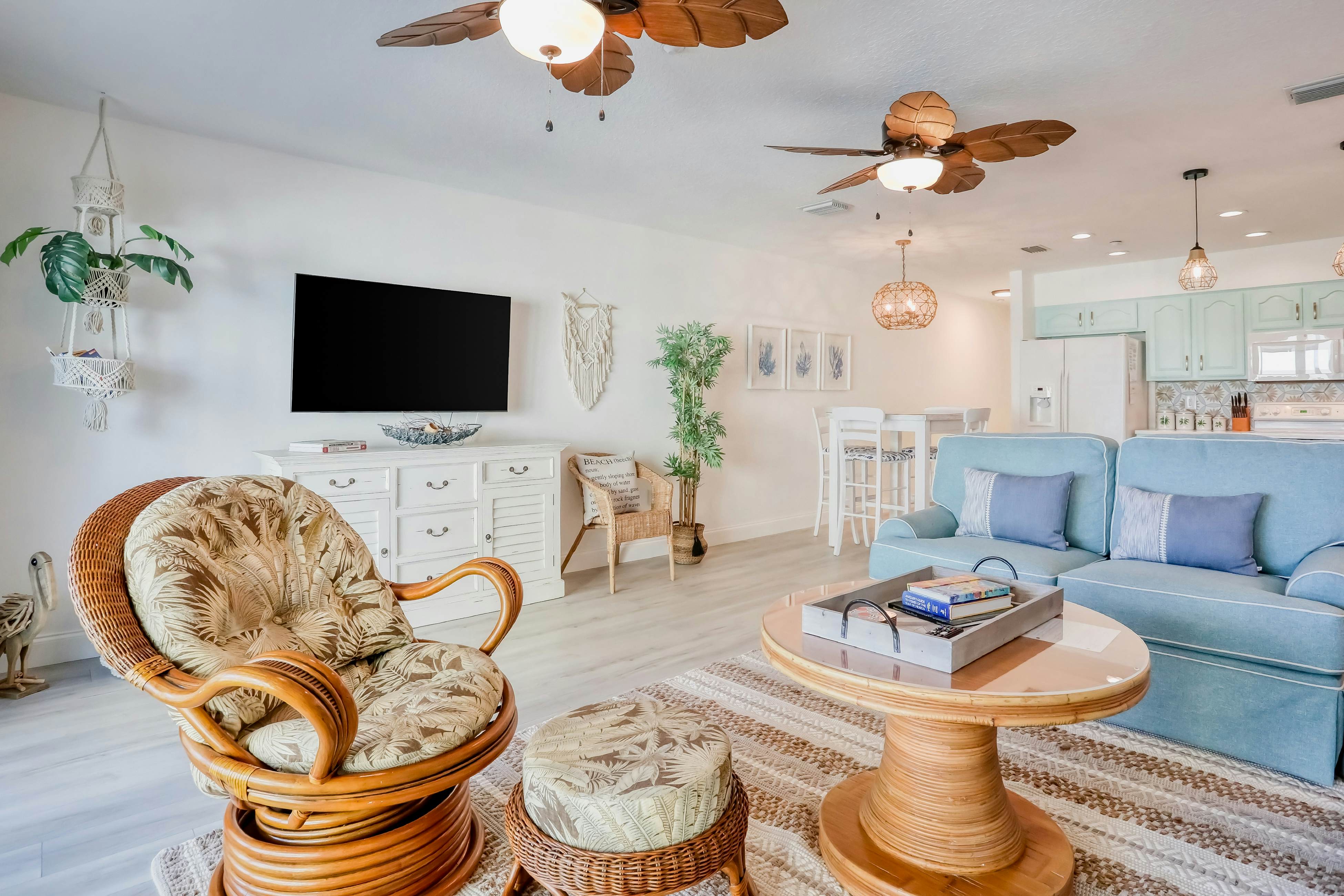 Beautifully Updated Dog Friendly Condo with Heated Pool and Ocean View