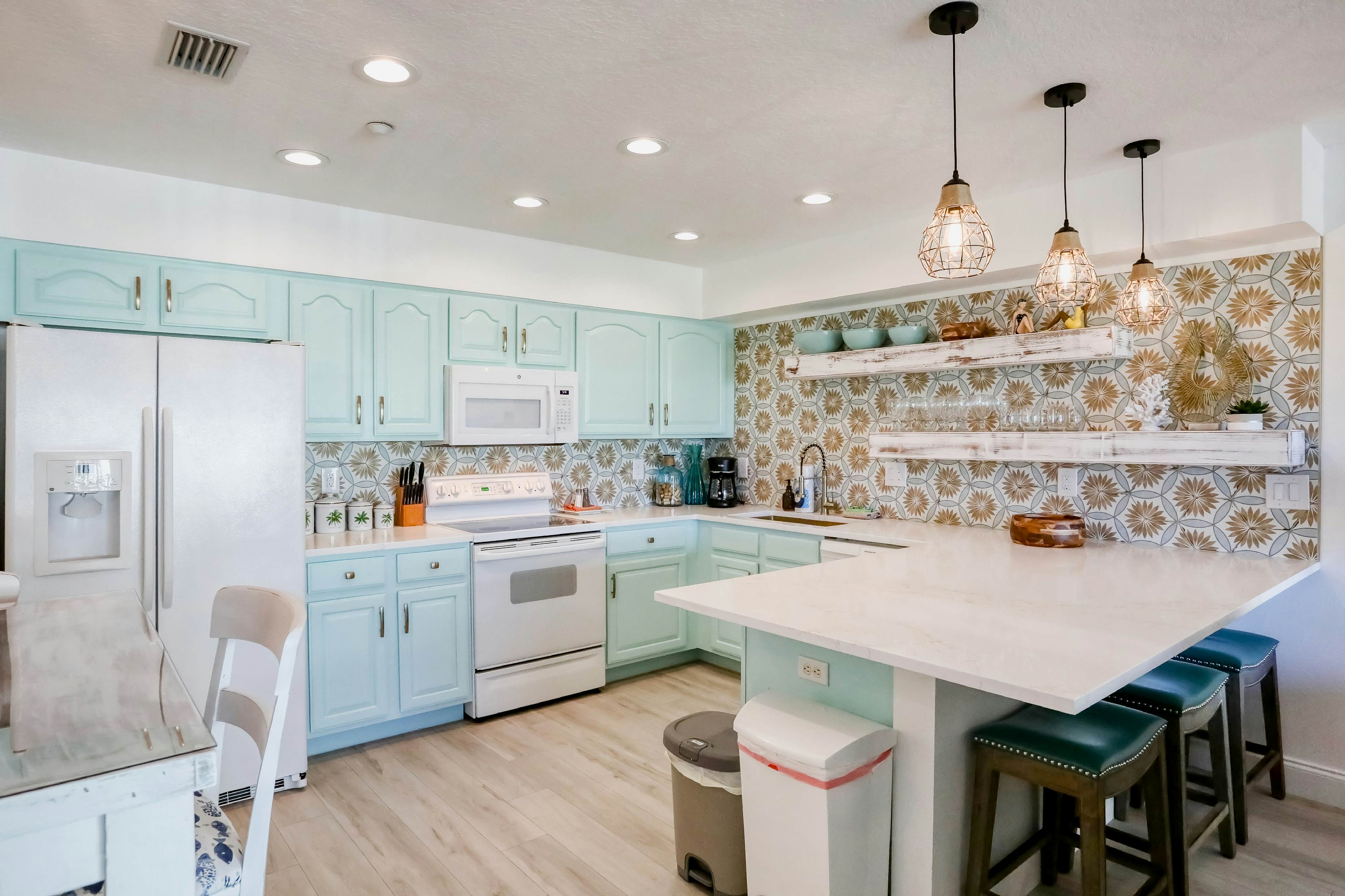 Beautifully Updated Dog Friendly Condo with Heated Pool and Ocean View