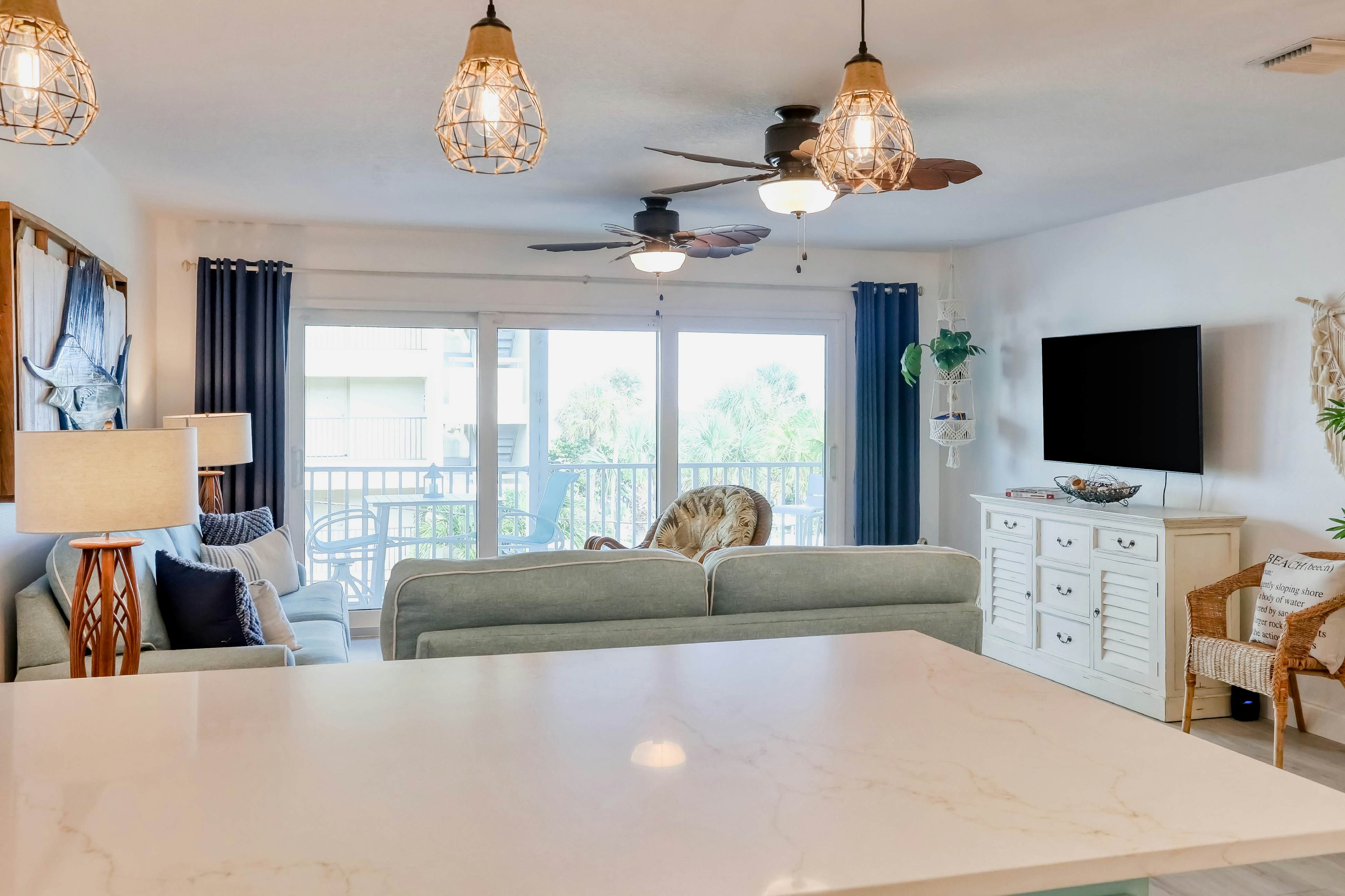 Beautifully Updated Dog Friendly Condo with Heated Pool and Ocean View