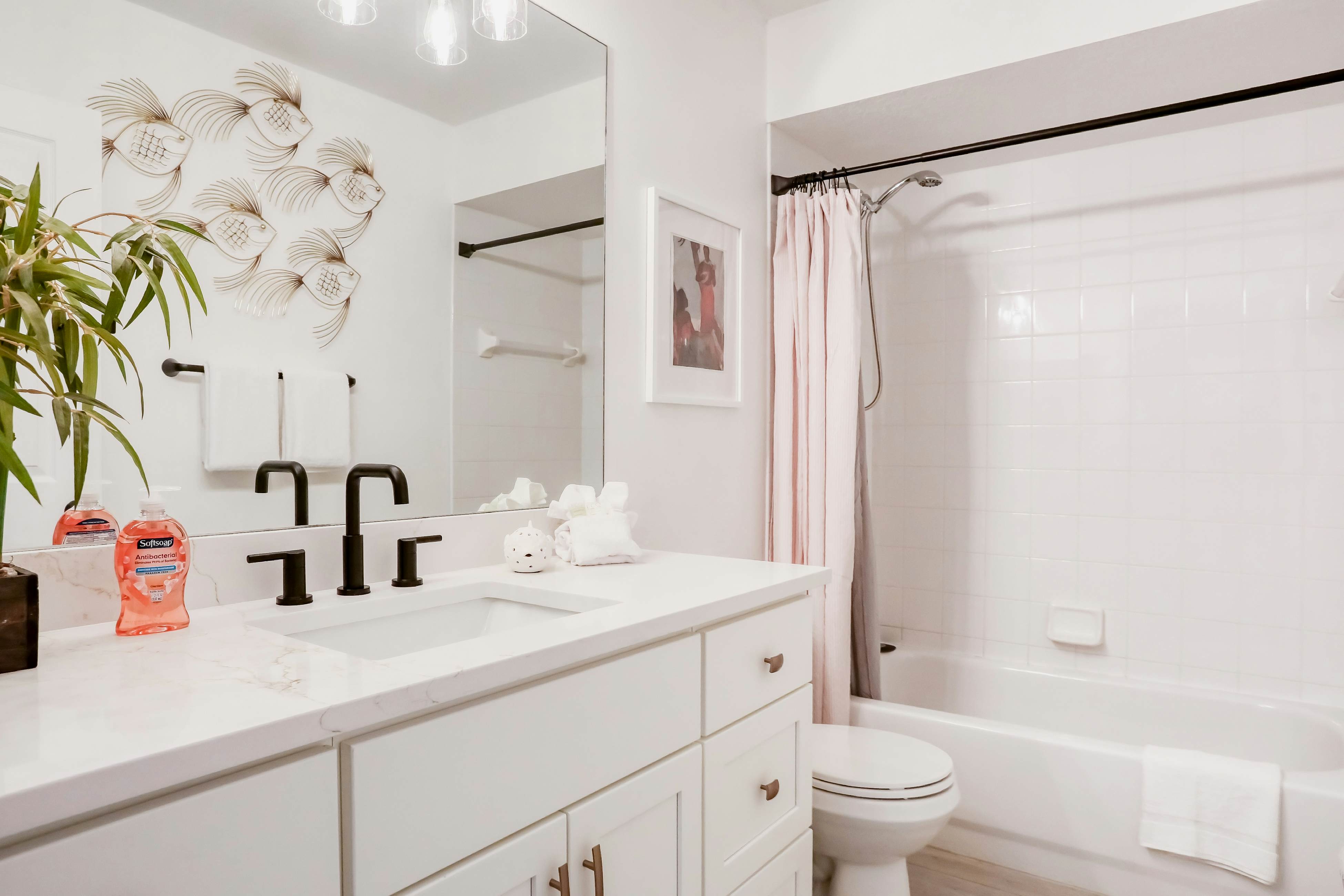 Beautifully Updated Dog Friendly Condo with Heated Pool and Ocean View