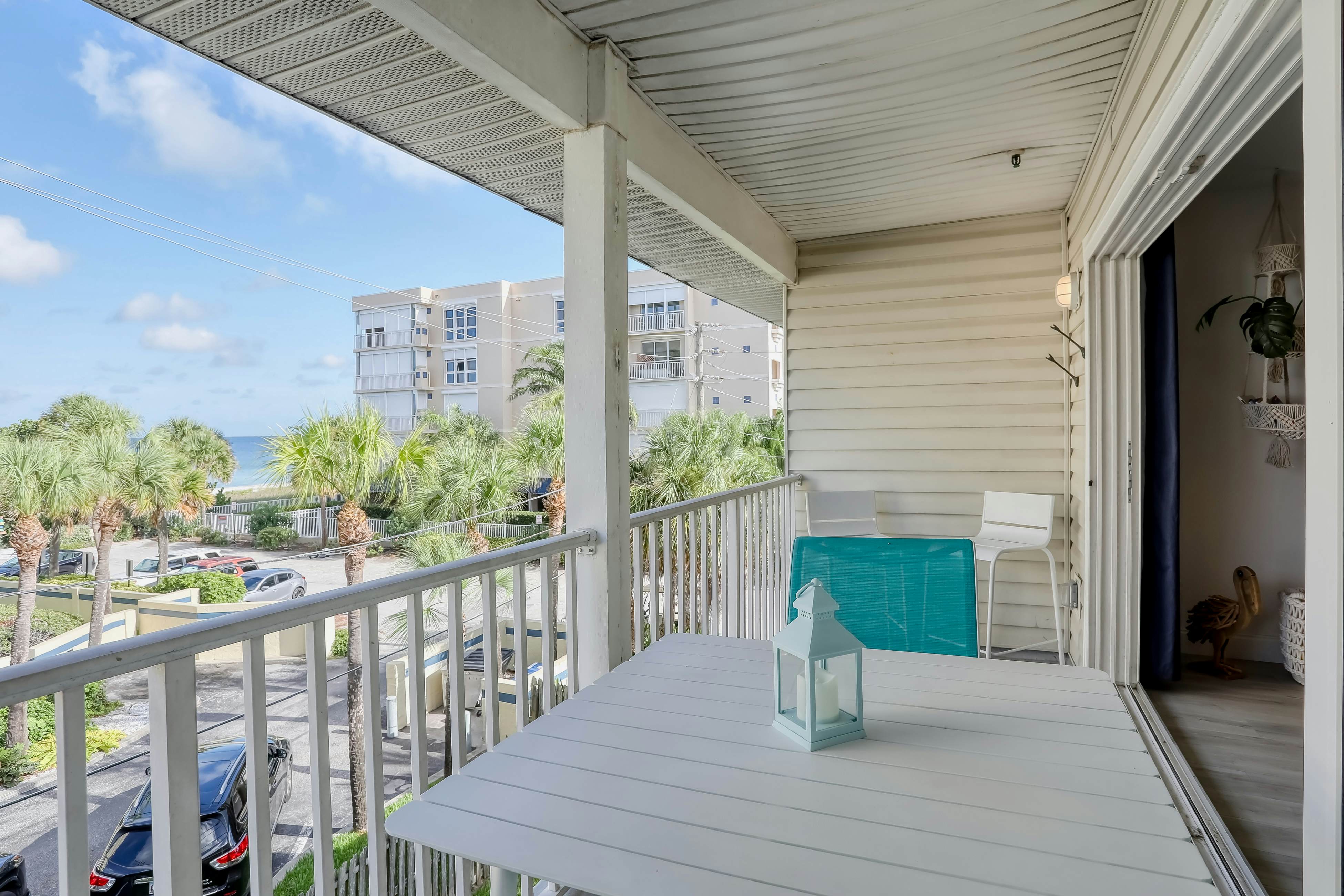 Beautifully Updated Dog Friendly Condo with Heated Pool and Ocean View