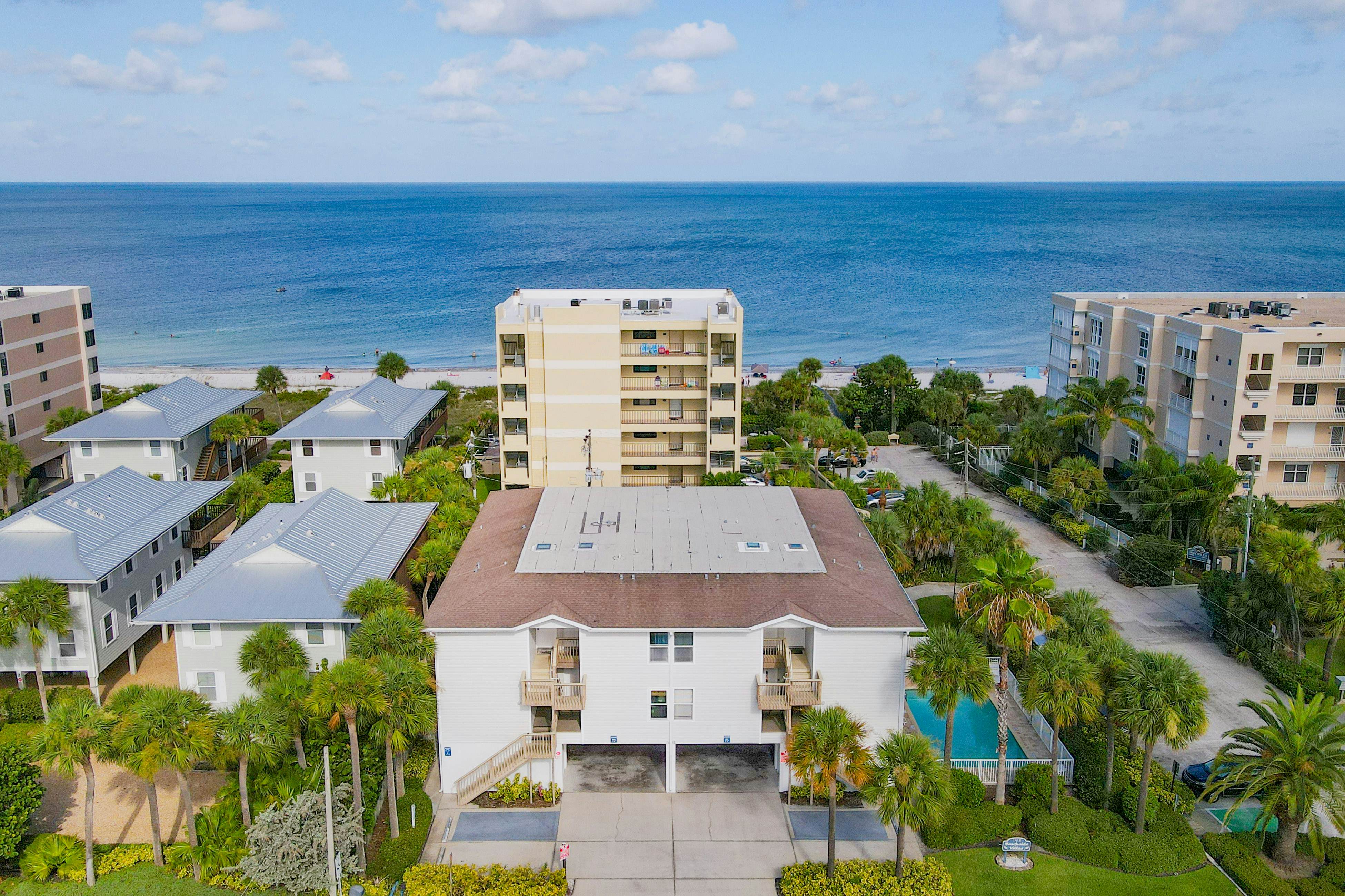 Beautifully Updated Dog Friendly Condo with Heated Pool and Ocean View