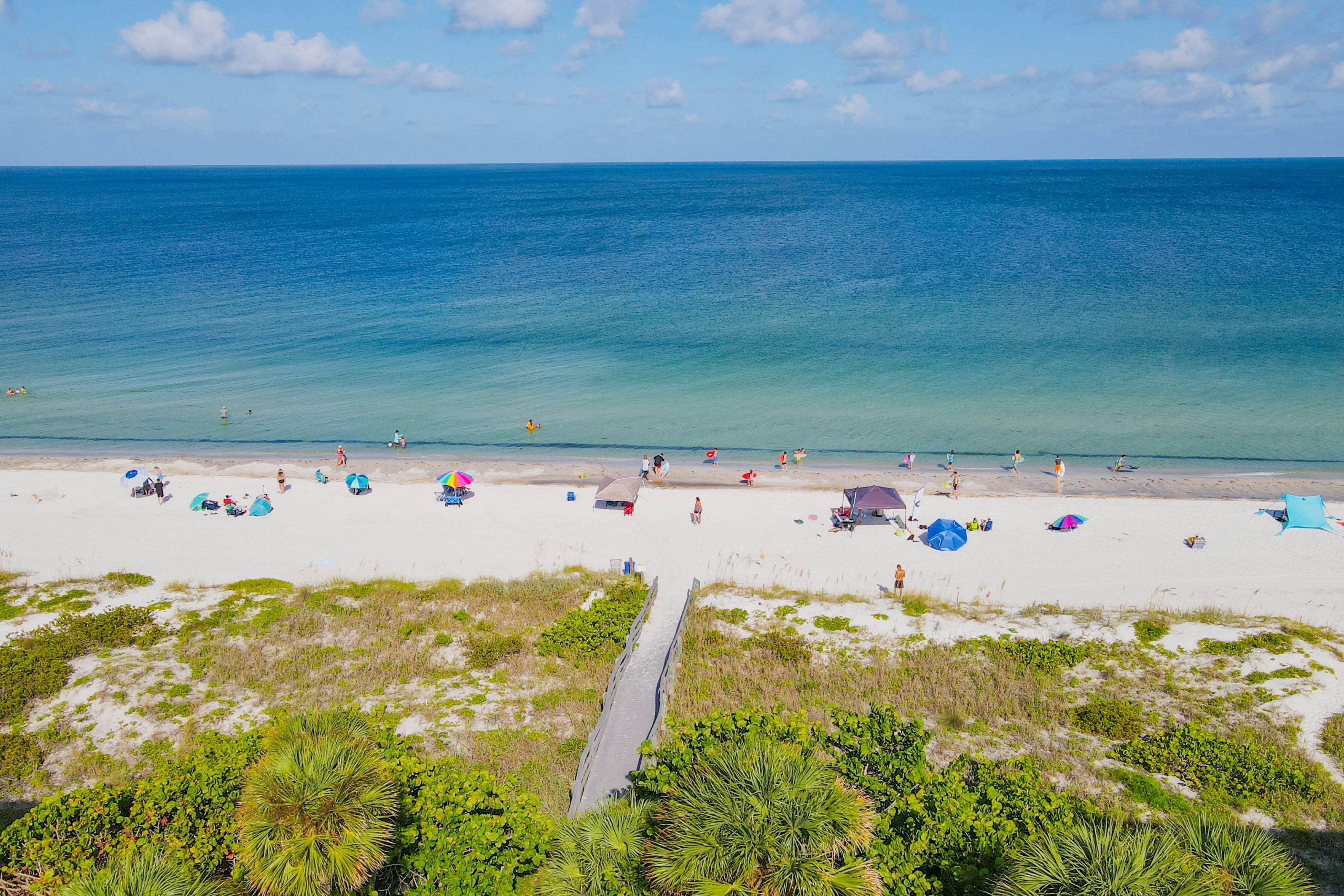 Beautifully Updated Dog Friendly Condo with Heated Pool and Ocean View