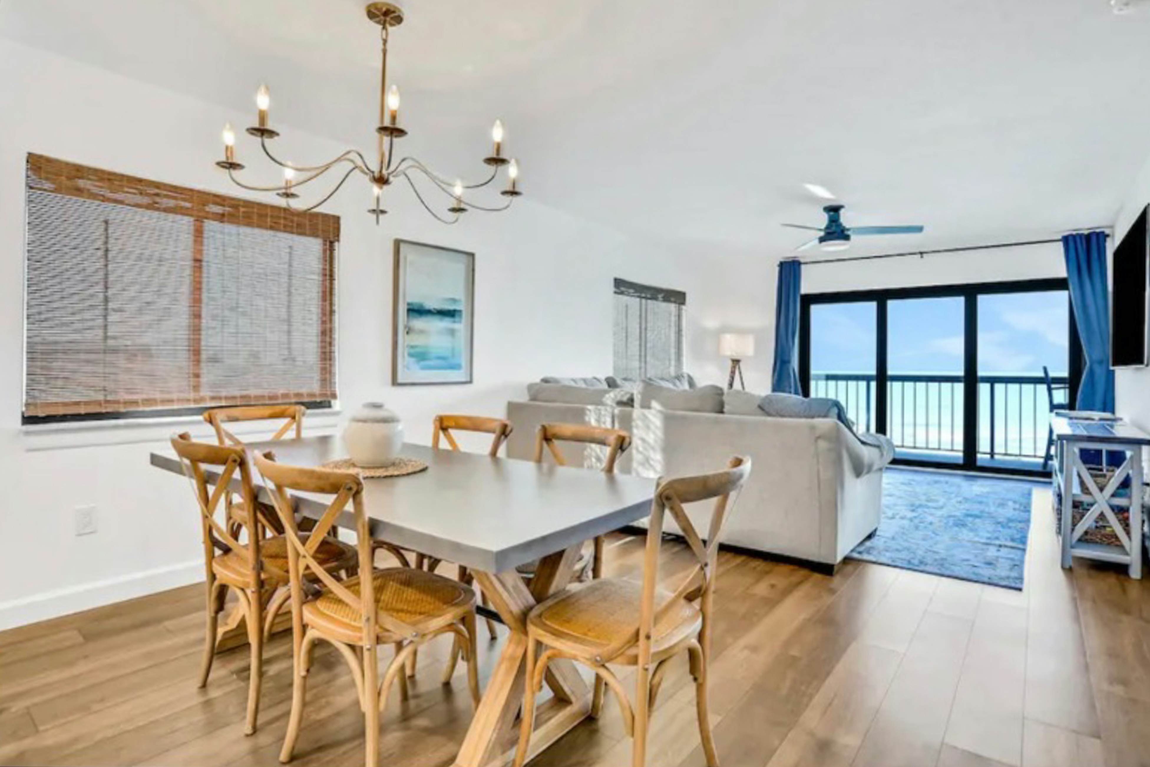 Newly renovated top-floor, corner condo with Gulf-front views, pool & hot tub