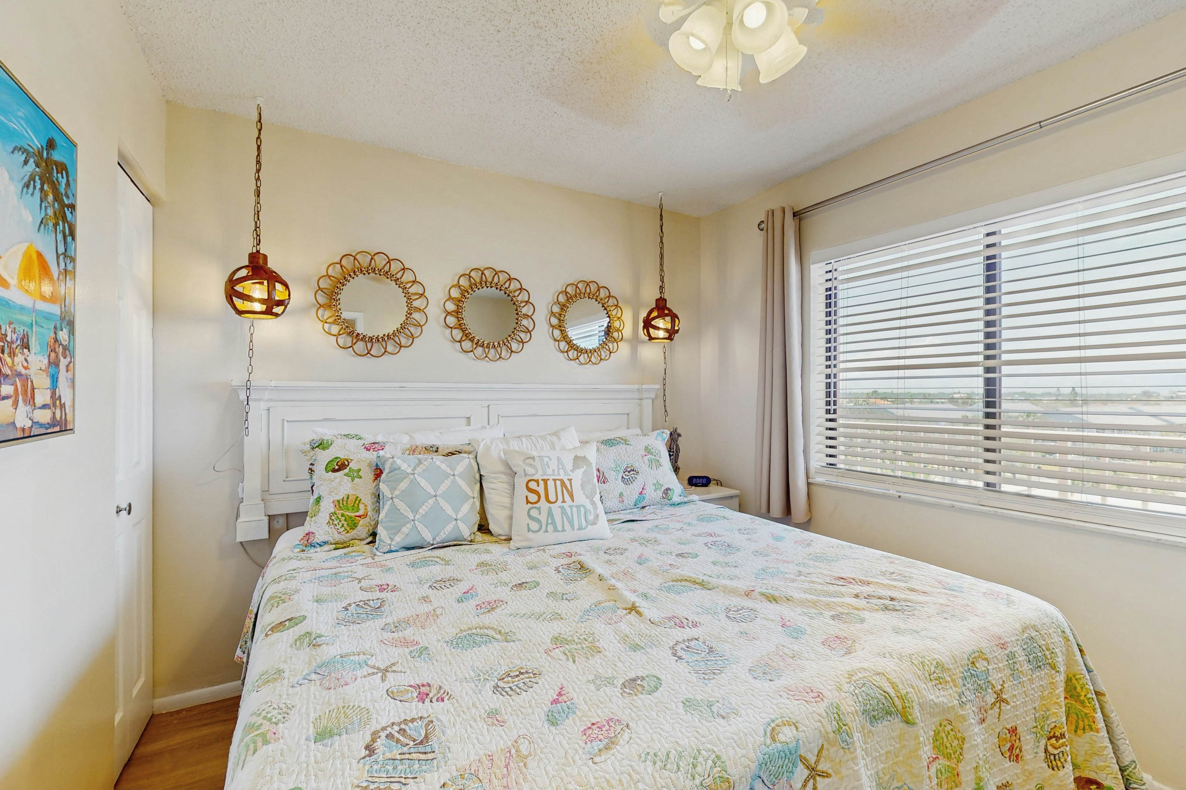 Snowbird-friendly beachfront condo with pool, tennis & AC - dog-friendly