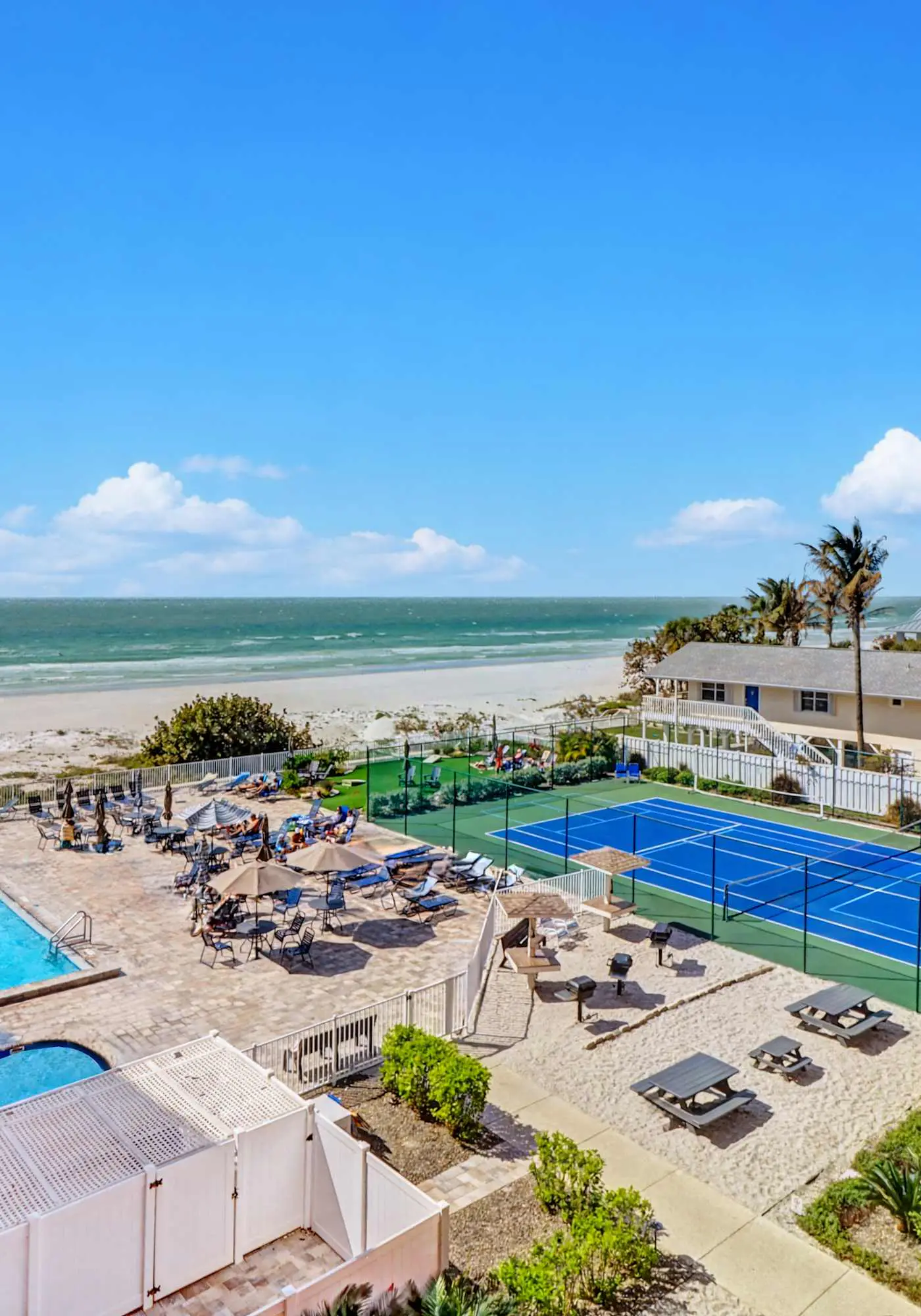 Snowbird friendly beachfront condo with pool tennis and AC dog friendly