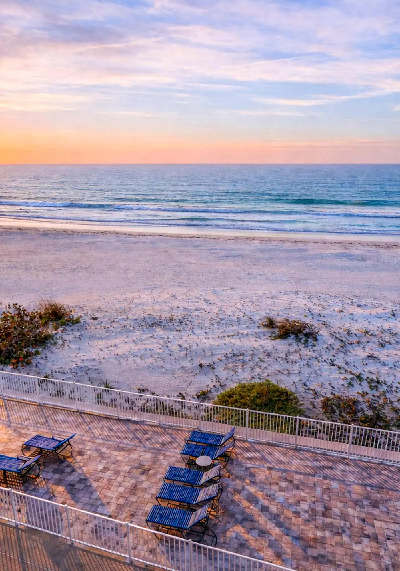 Snowbird friendly beachfront condo with pool tennis and AC dog friendly