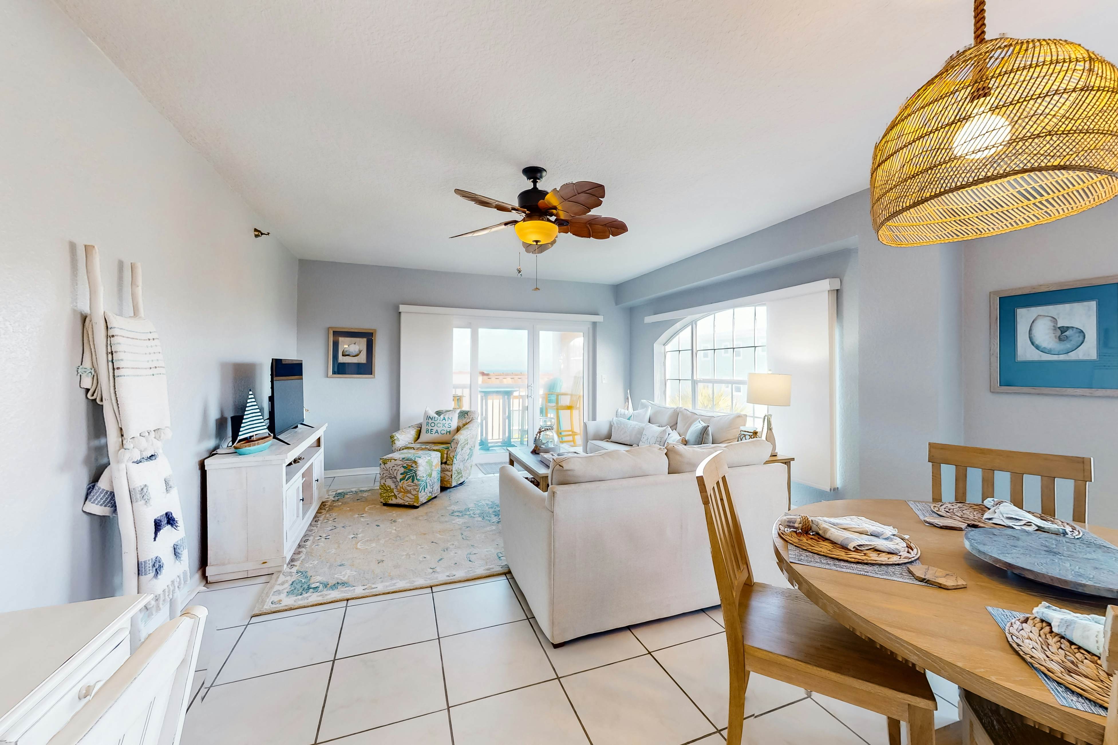 Oceanfront condo with Shared Pool, Ocean View, High-Speed WiFi, & Central AC