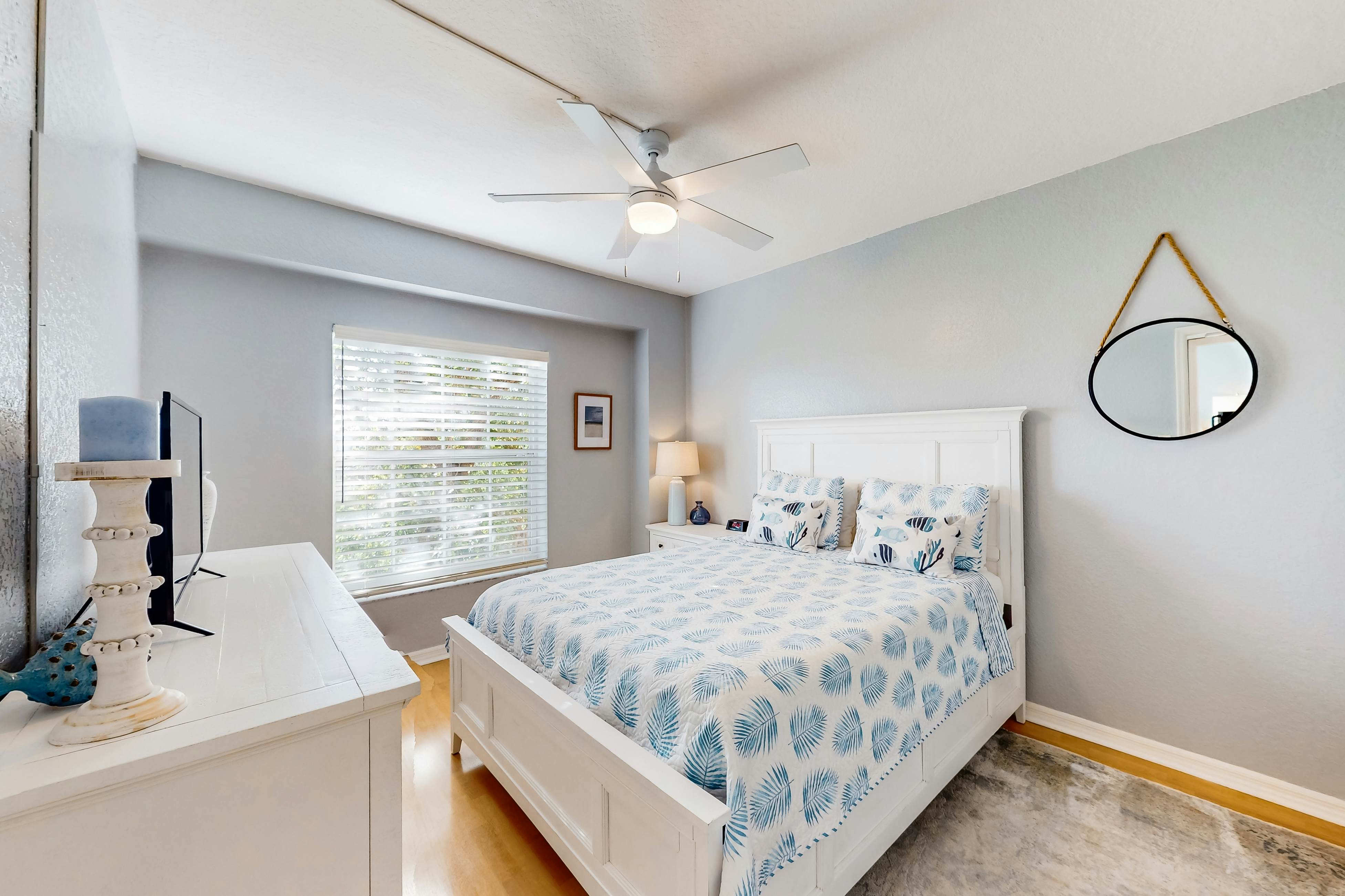 Oceanfront condo with Shared Pool, Ocean View, High-Speed WiFi, & Central AC