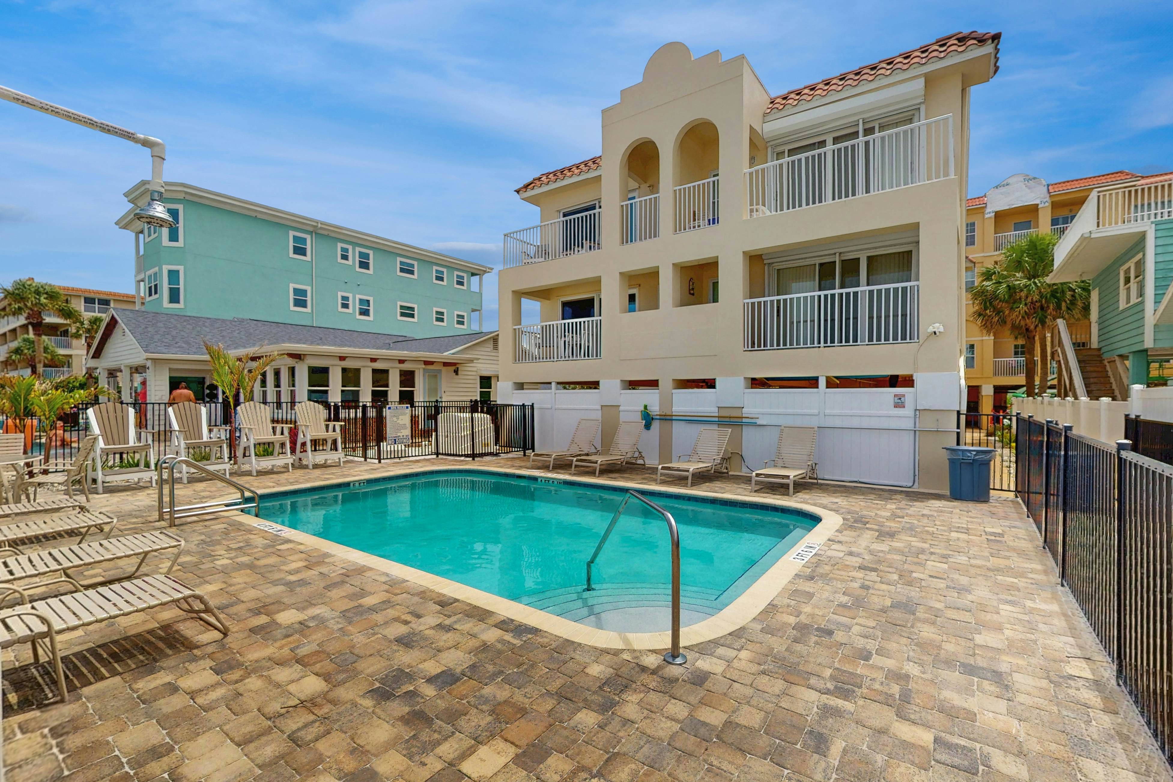 Oceanfront condo with Shared Pool, Ocean View, High-Speed WiFi, & Central AC