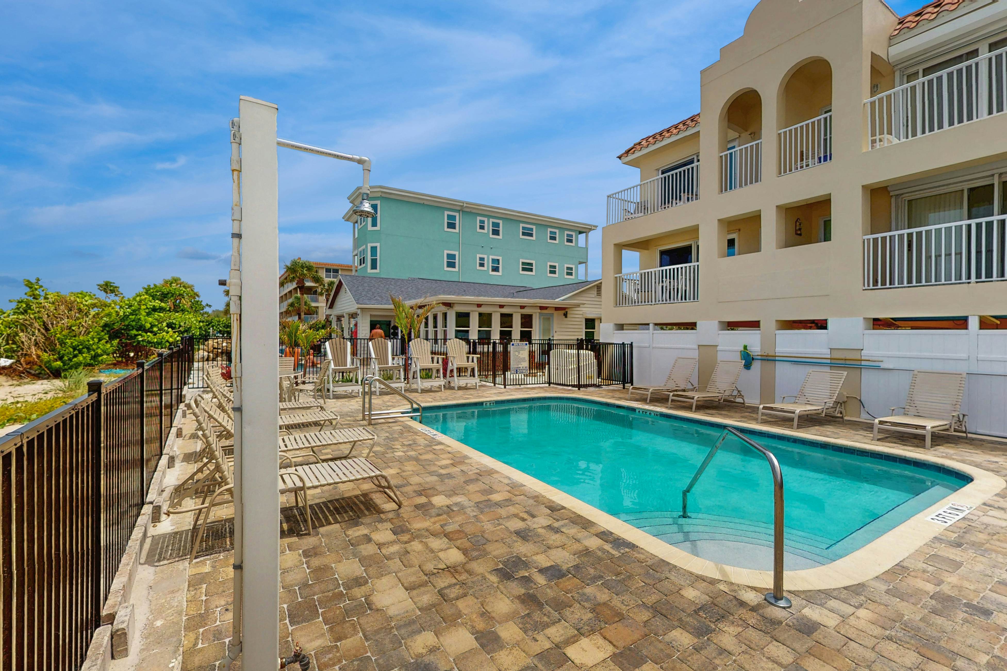 Oceanfront condo with Shared Pool, Ocean View, High-Speed WiFi, & Central AC