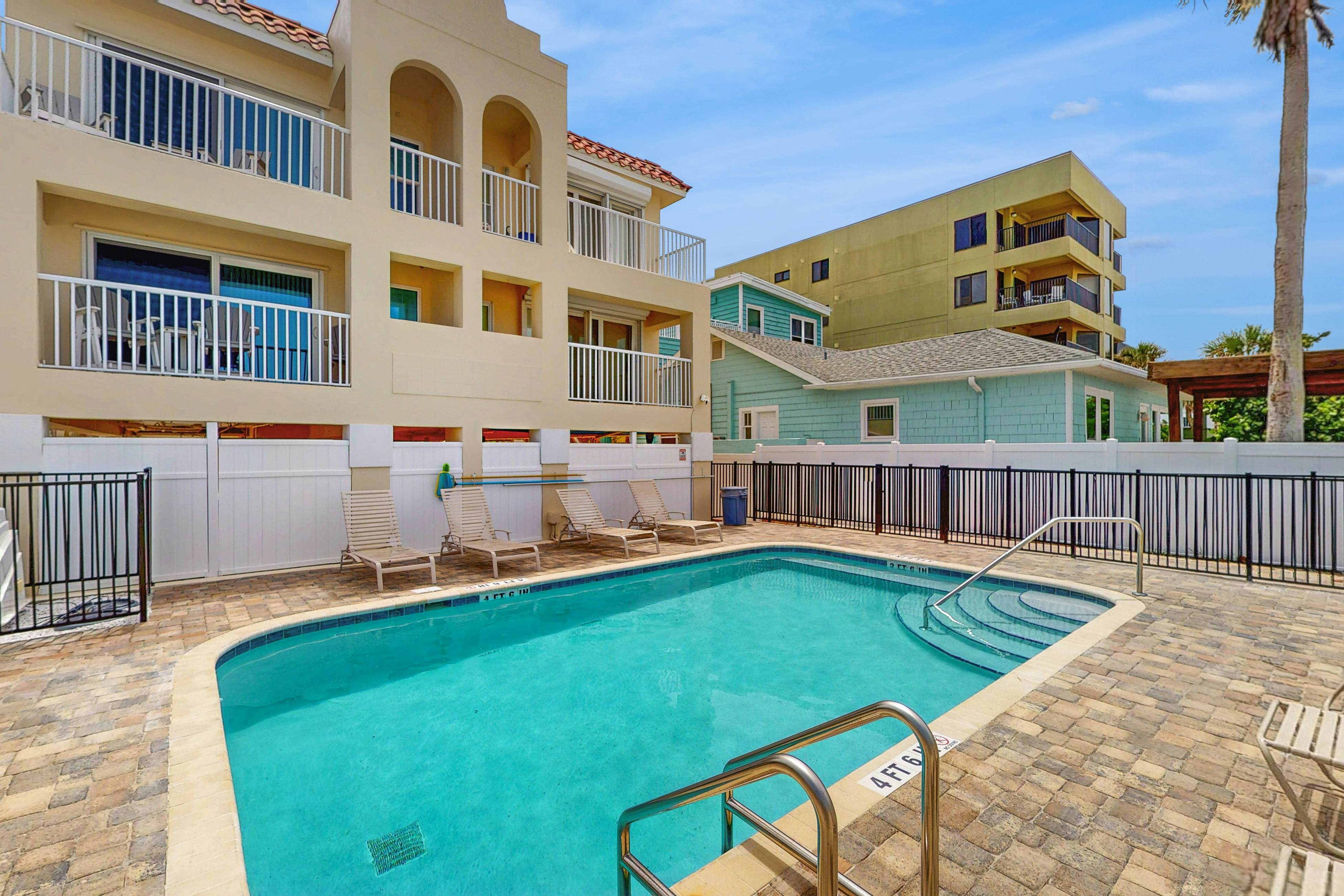 Oceanfront condo with Shared Pool, Ocean View, High-Speed WiFi, & Central AC