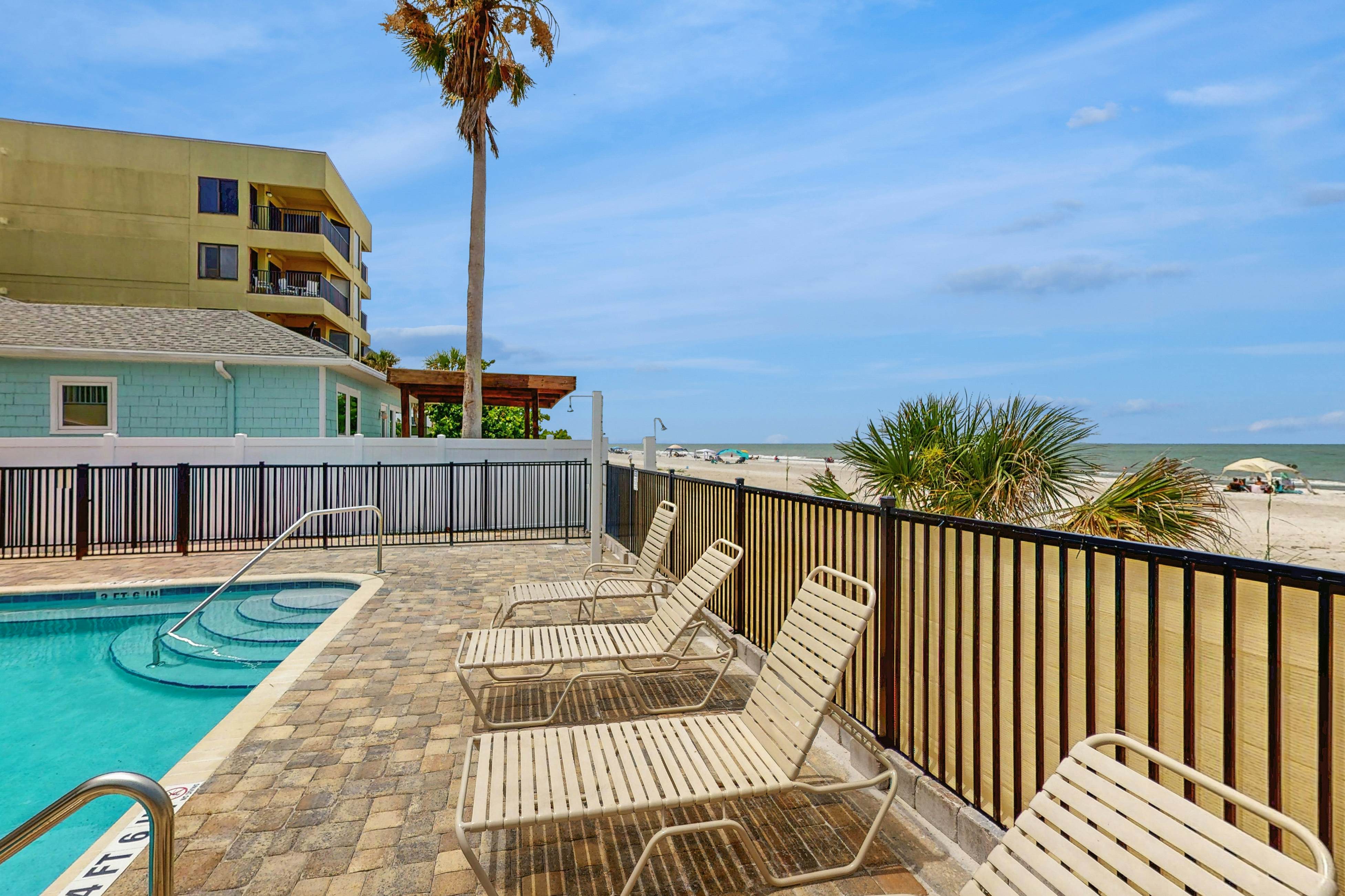 Oceanfront condo with Shared Pool, Ocean View, High-Speed WiFi, & Central AC
