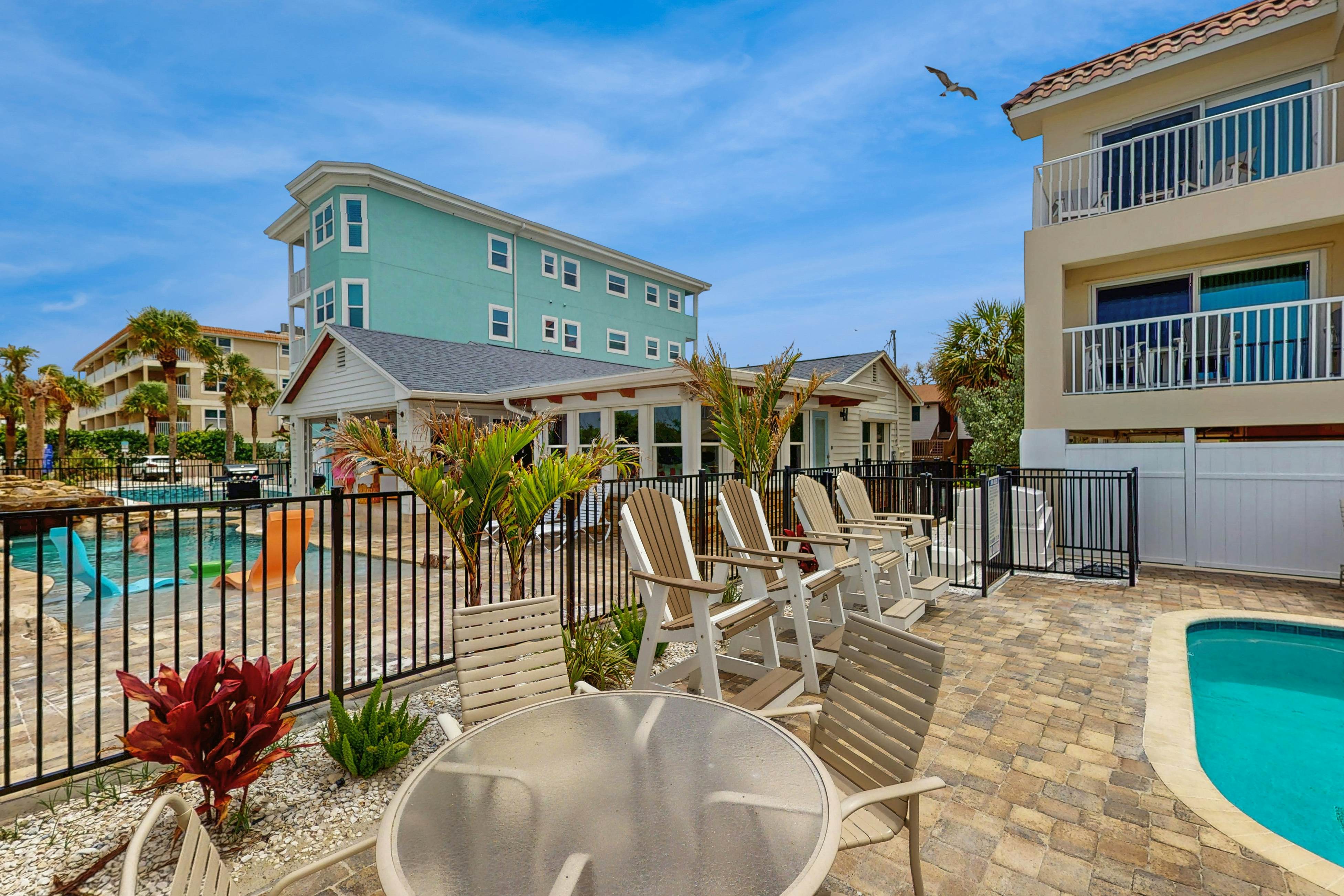 Oceanfront condo with Shared Pool, Ocean View, High-Speed WiFi, & Central AC