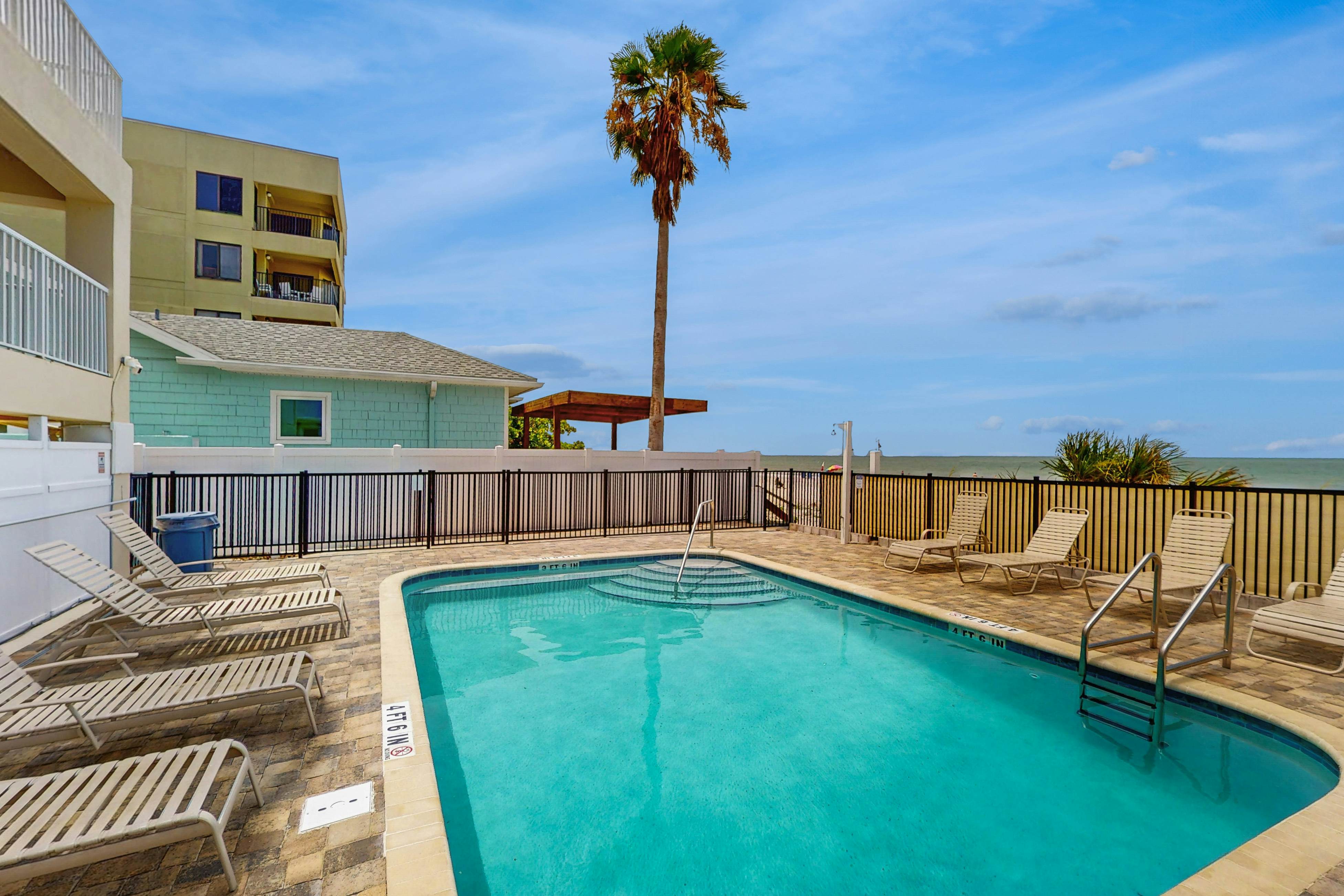 Oceanfront condo with Shared Pool, Ocean View, High-Speed WiFi, & Central AC