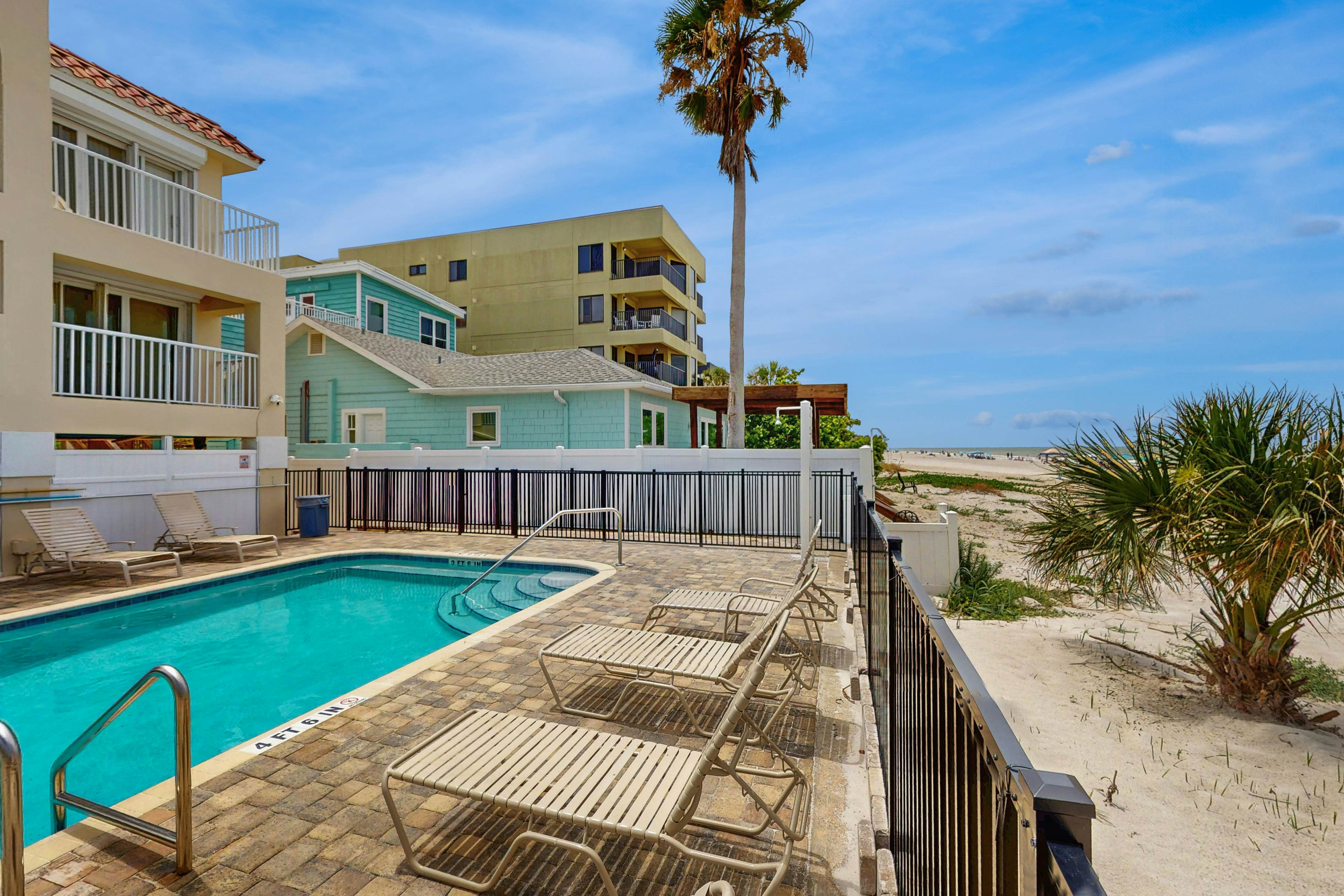 Oceanfront condo with Shared Pool, Ocean View, High-Speed WiFi, & Central AC