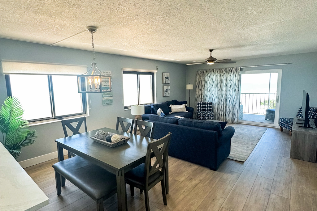 Gulf front corner condo with pool hot tub and easy beach access