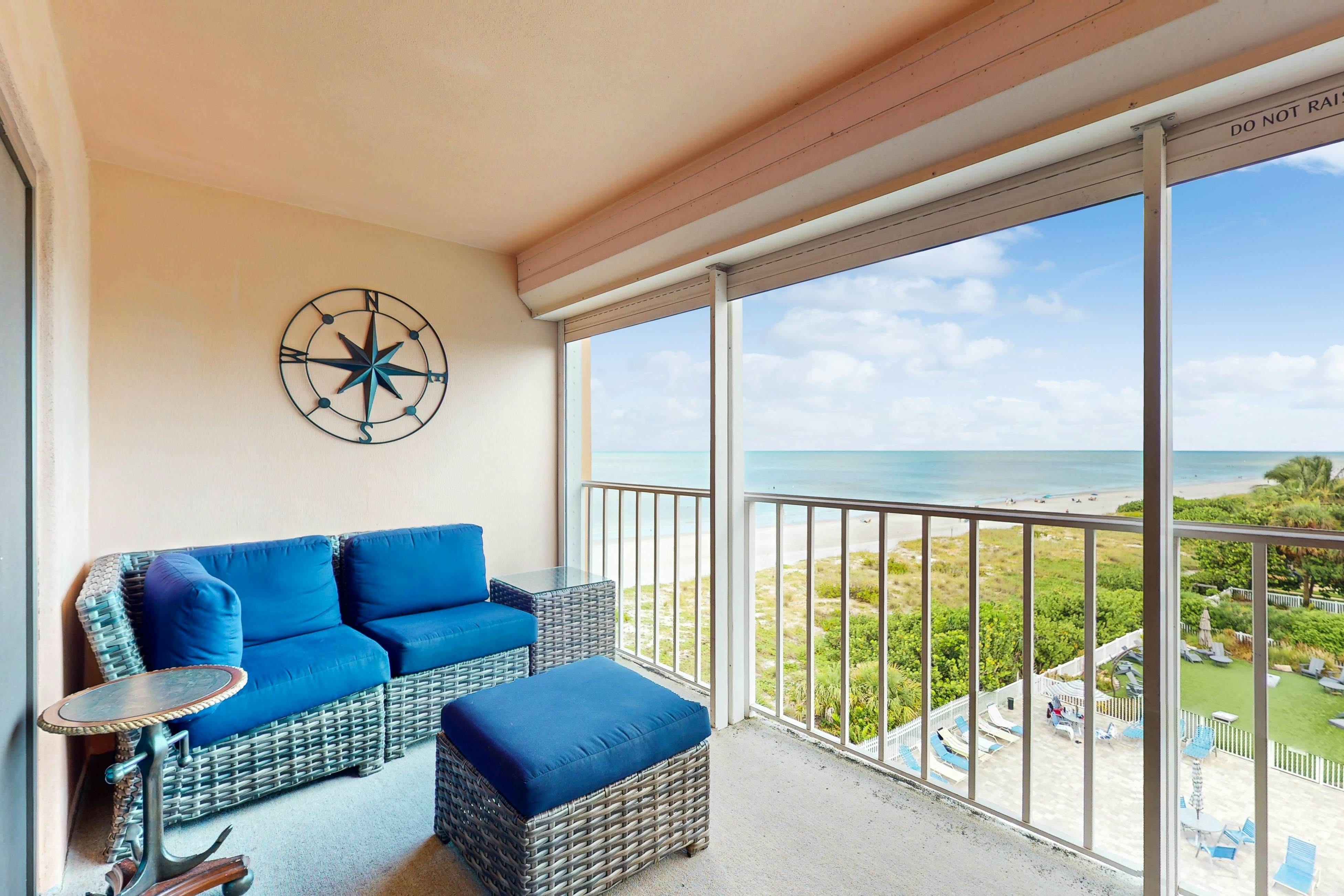 Gulf-front corner condo with pool, hot tub & easy beach access
