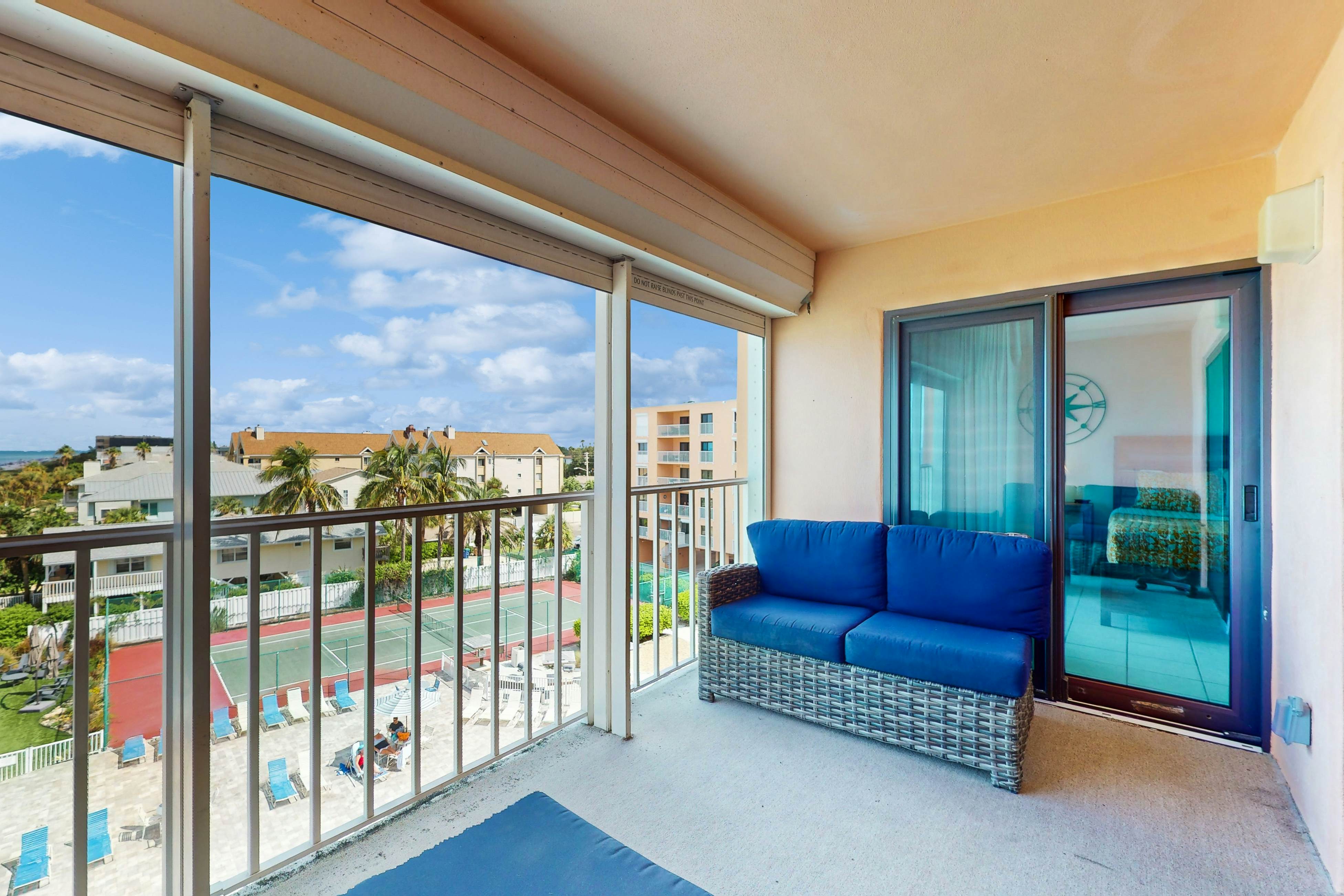 Gulf-front corner condo with pool, hot tub & easy beach access