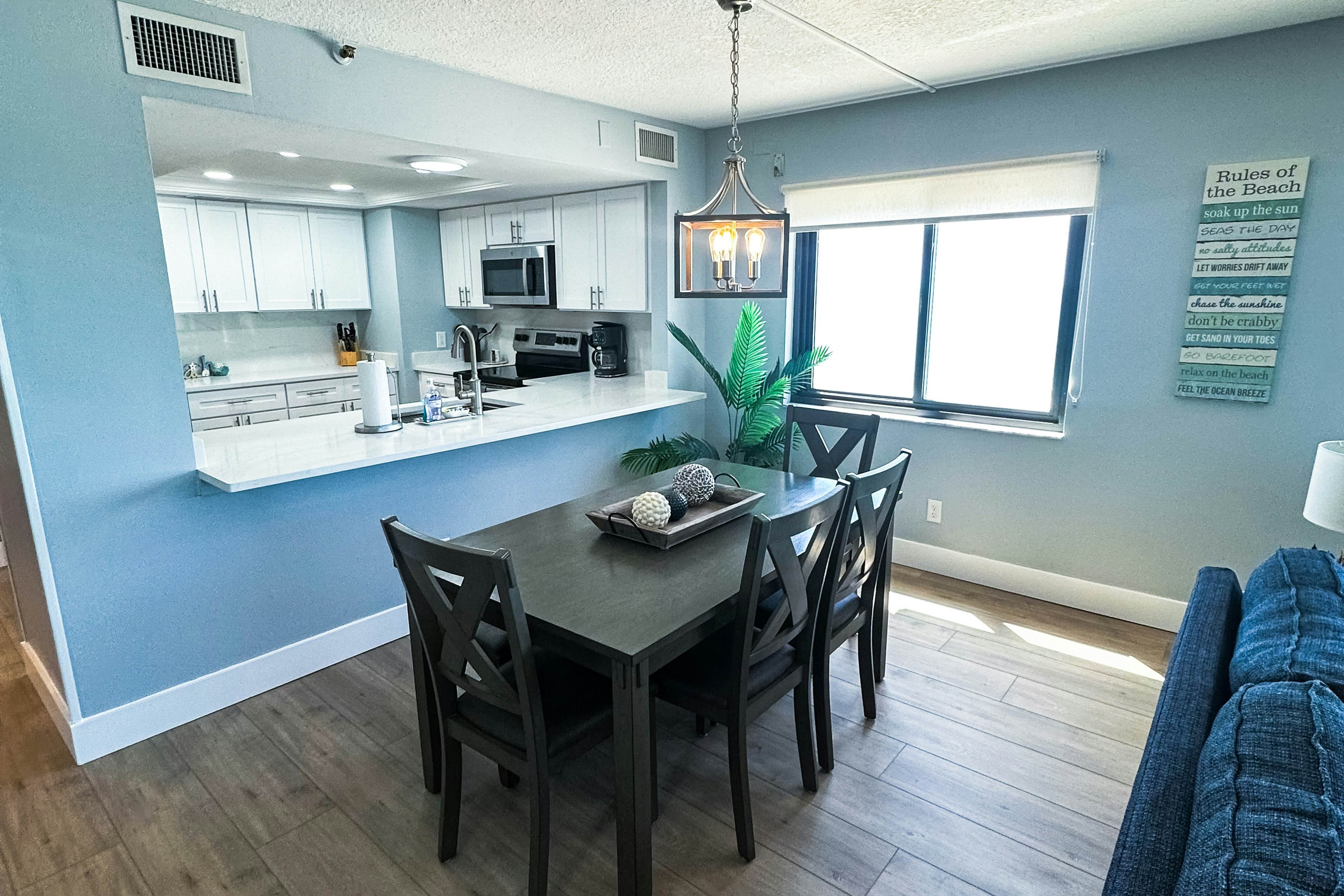 Gulf-front corner condo with pool, hot tub & easy beach access