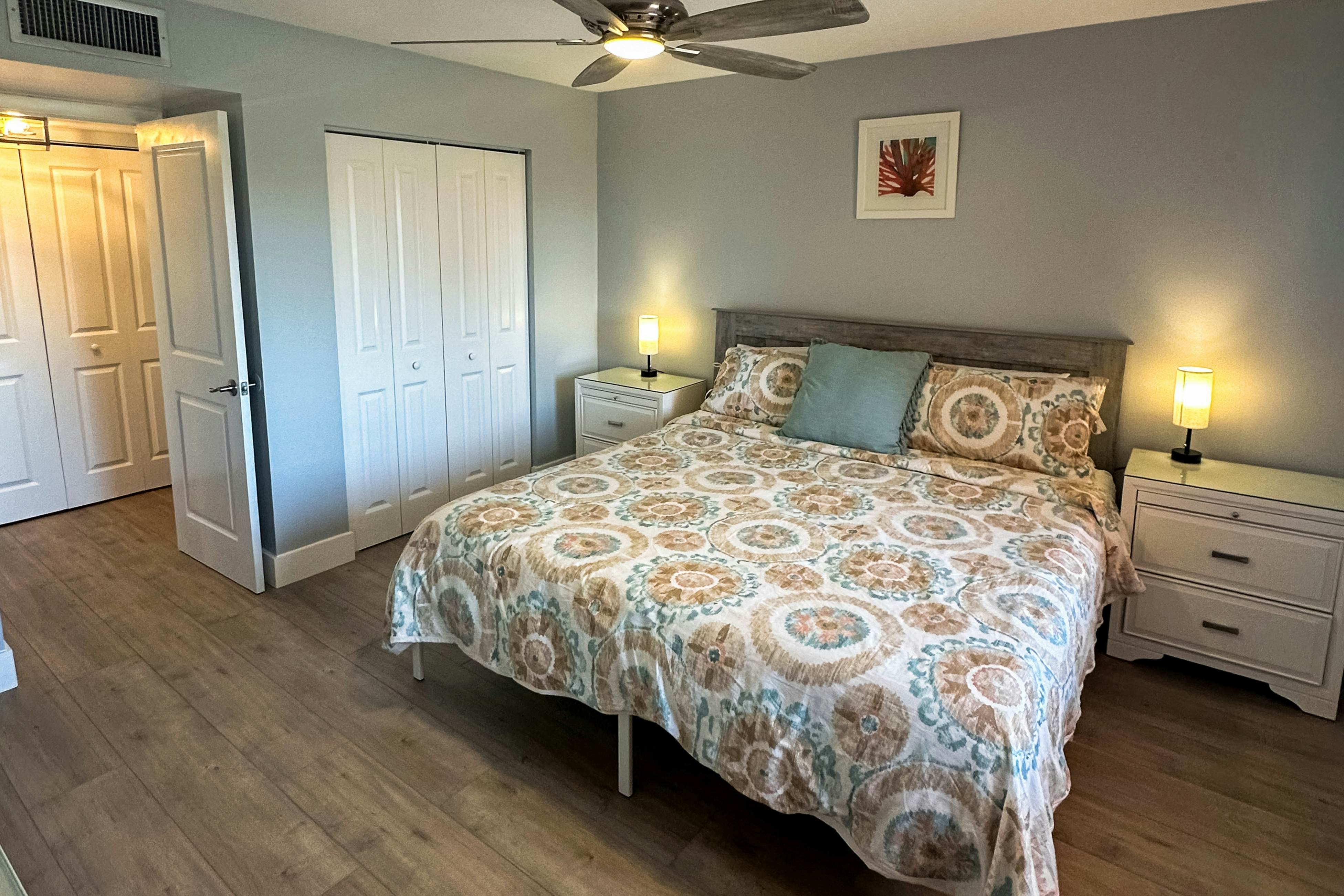 Gulf-front corner condo with pool, hot tub & easy beach access