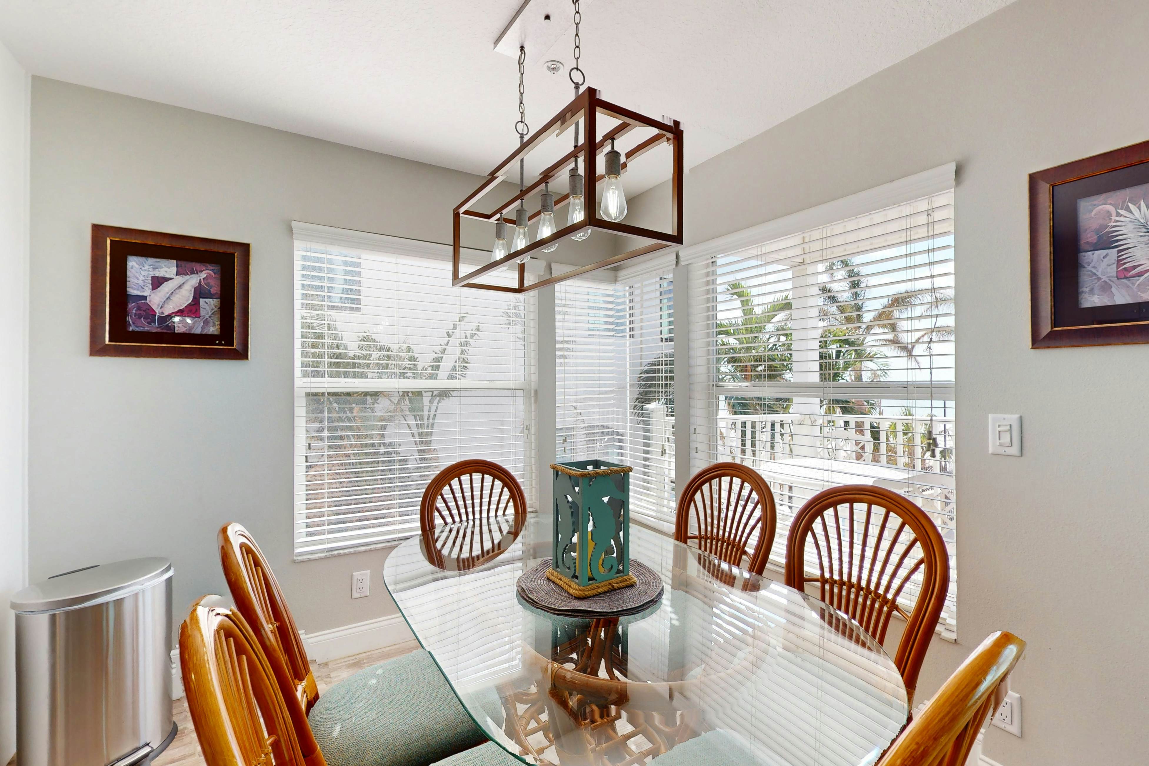 Oceanfront Gem w/ Pool, Hot Tub & Stunning Views - Covered Parking