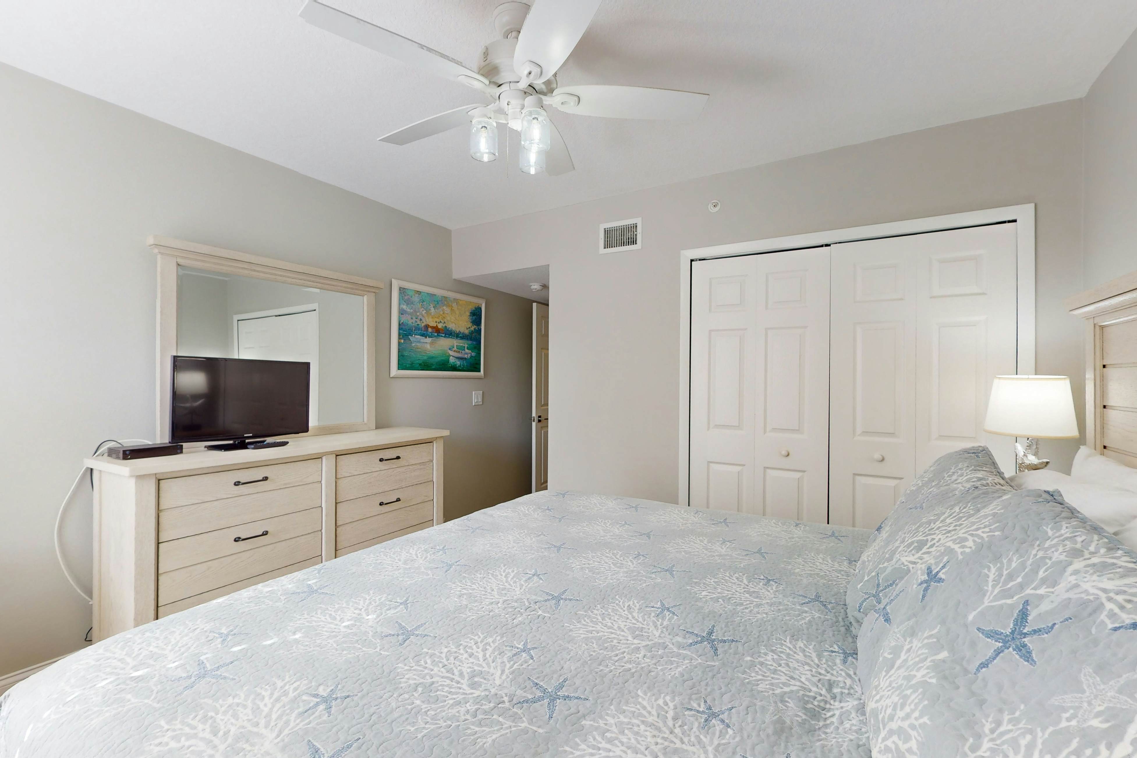 Oceanfront Gem w/ Pool, Hot Tub & Stunning Views - Covered Parking