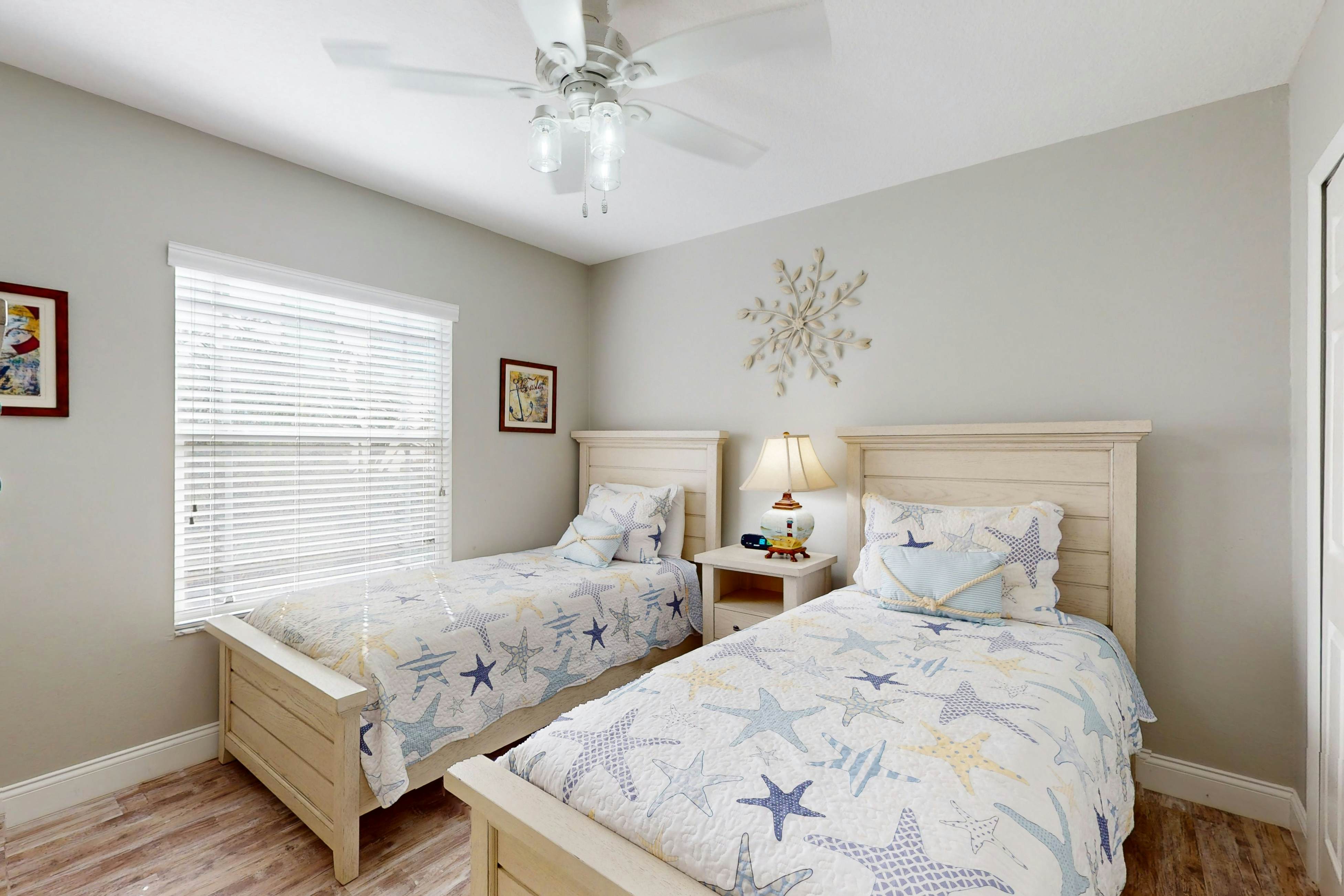 Oceanfront Gem w/ Pool, Hot Tub & Stunning Views - Covered Parking