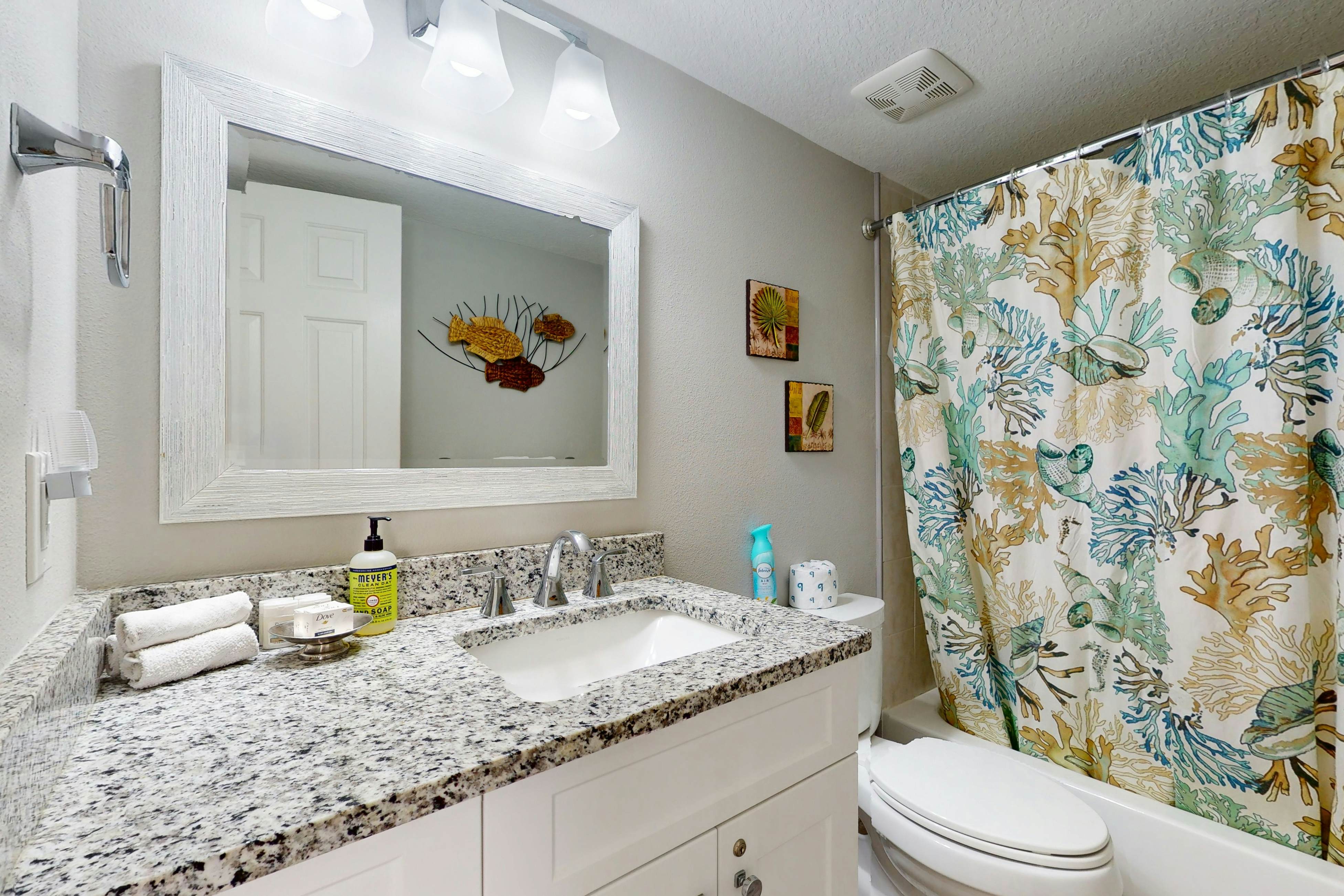 Oceanfront Gem w/ Pool, Hot Tub & Stunning Views - Covered Parking