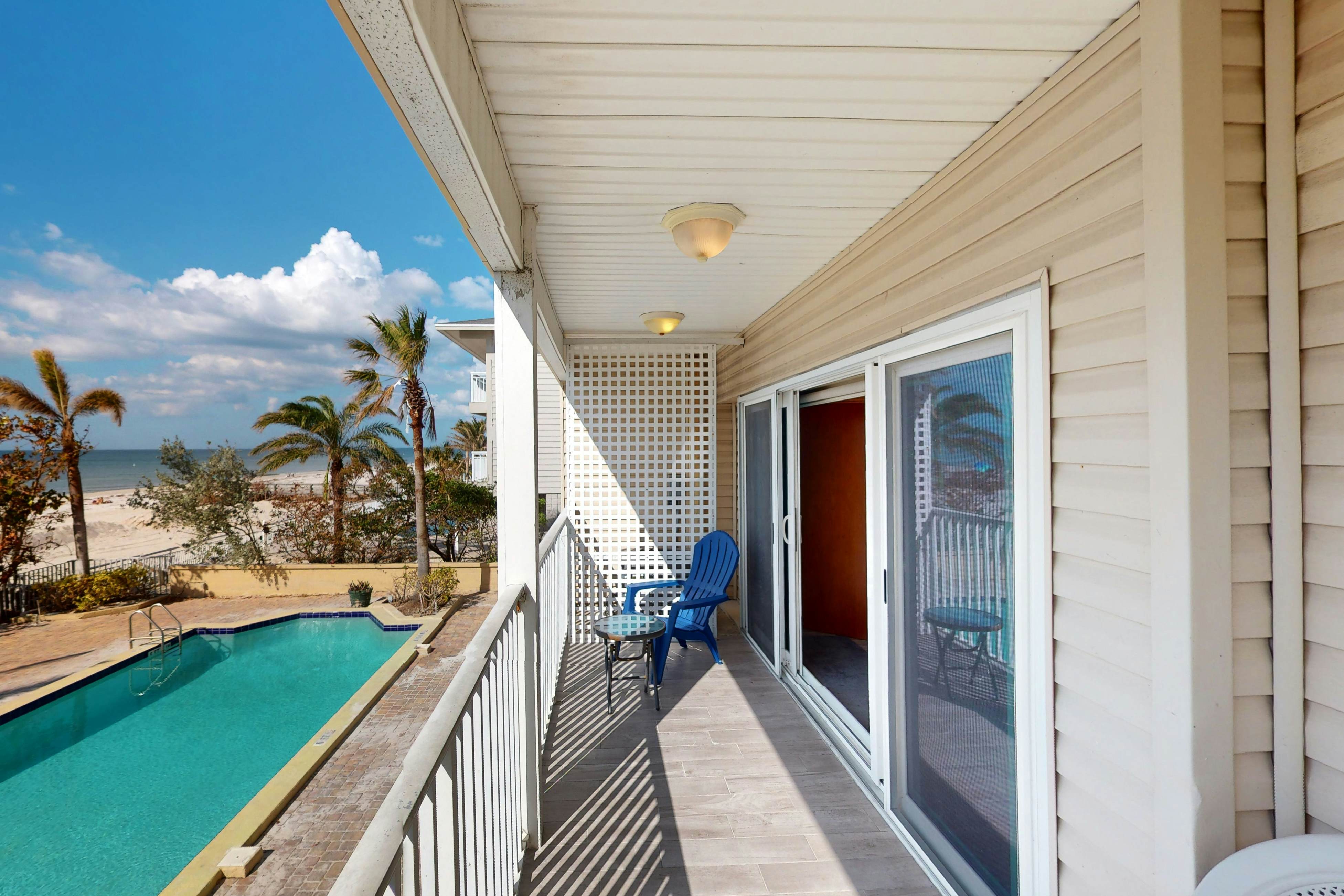 Oceanfront Gem w/ Pool, Hot Tub & Stunning Views - Covered Parking