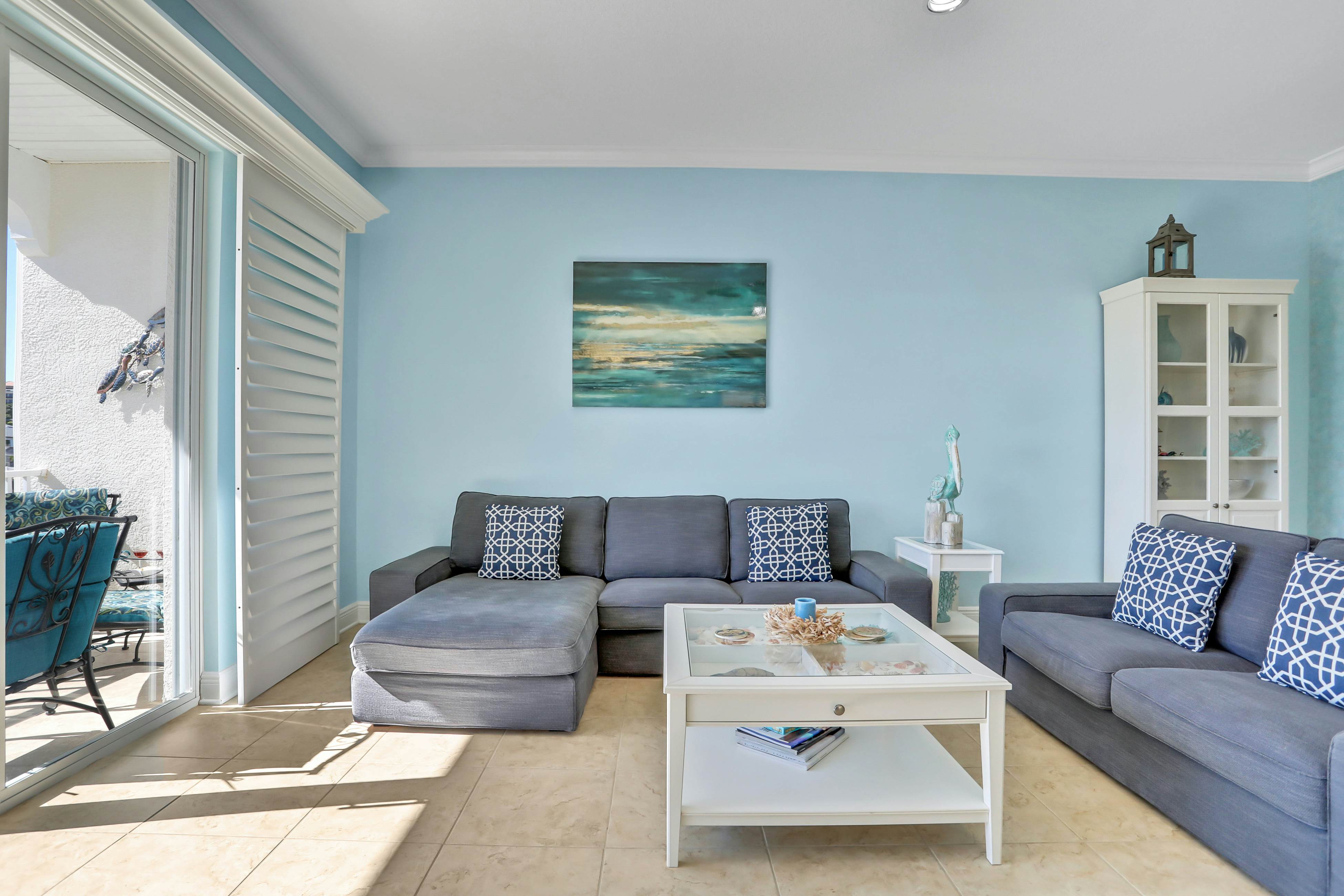 Beautiful 3-level bayfront home amazing views, dock & community pool