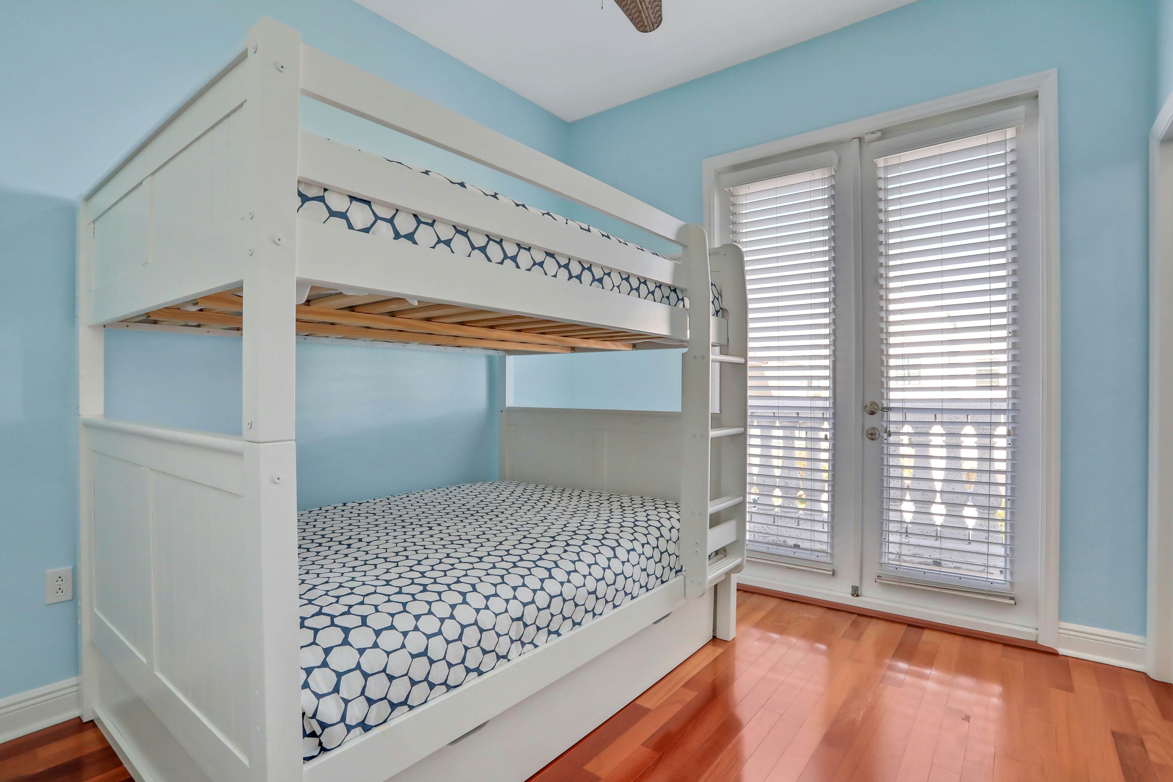 Beautiful 3-level bayfront home amazing views, dock & community pool