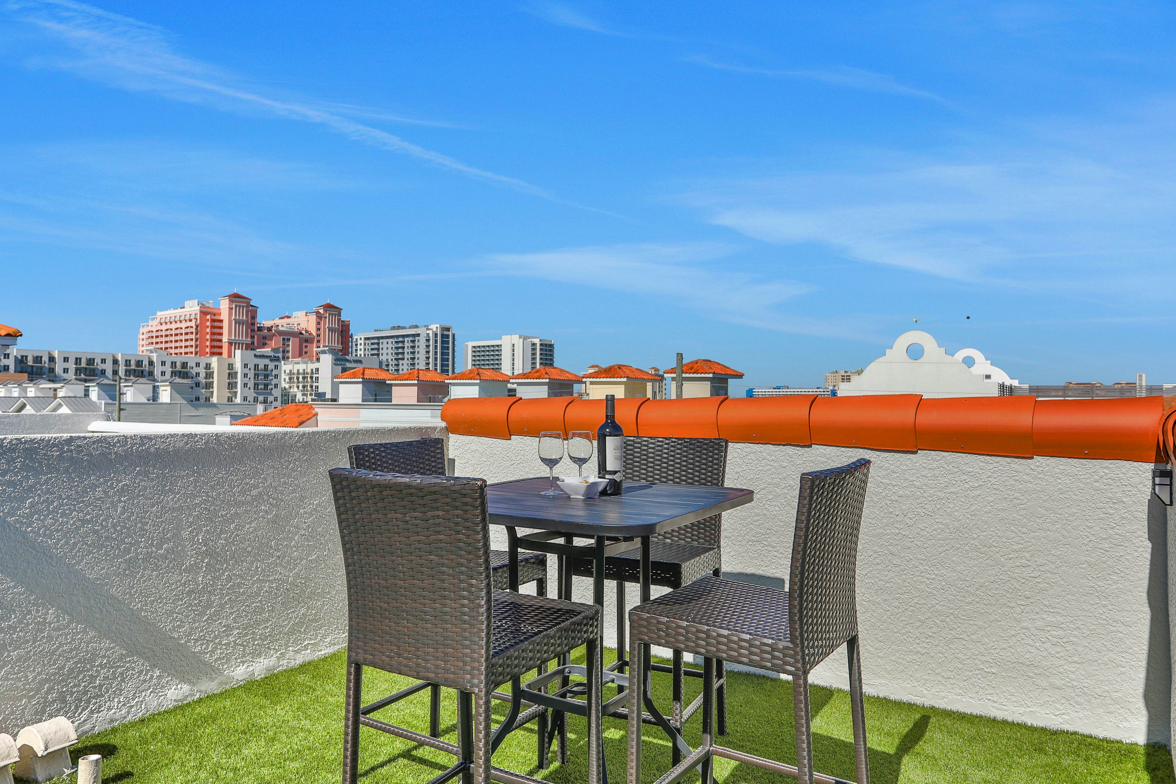 Beautiful 3-level bayfront home amazing views, dock & community pool