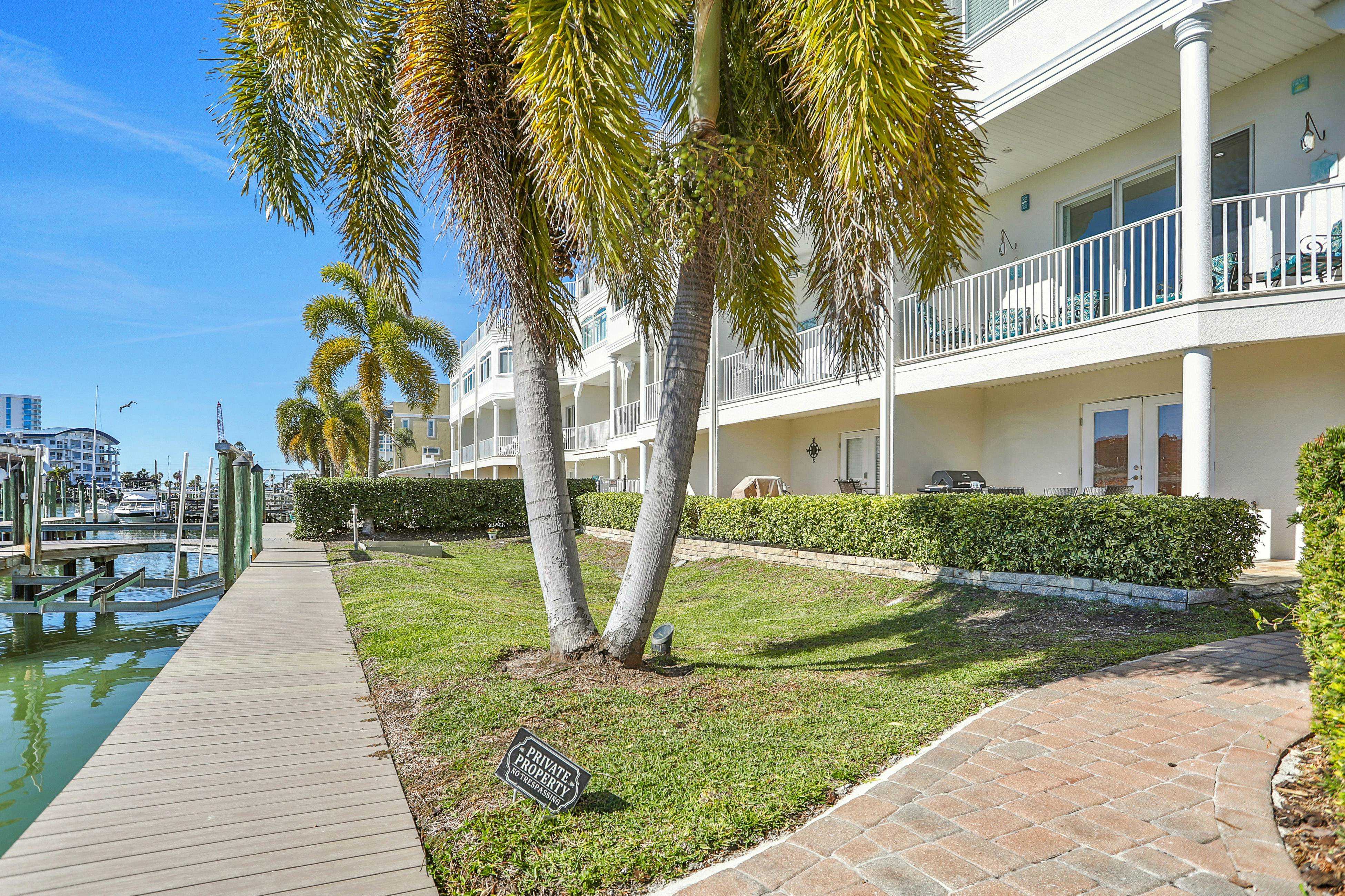 Beautiful 3-level bayfront home amazing views, dock & community pool