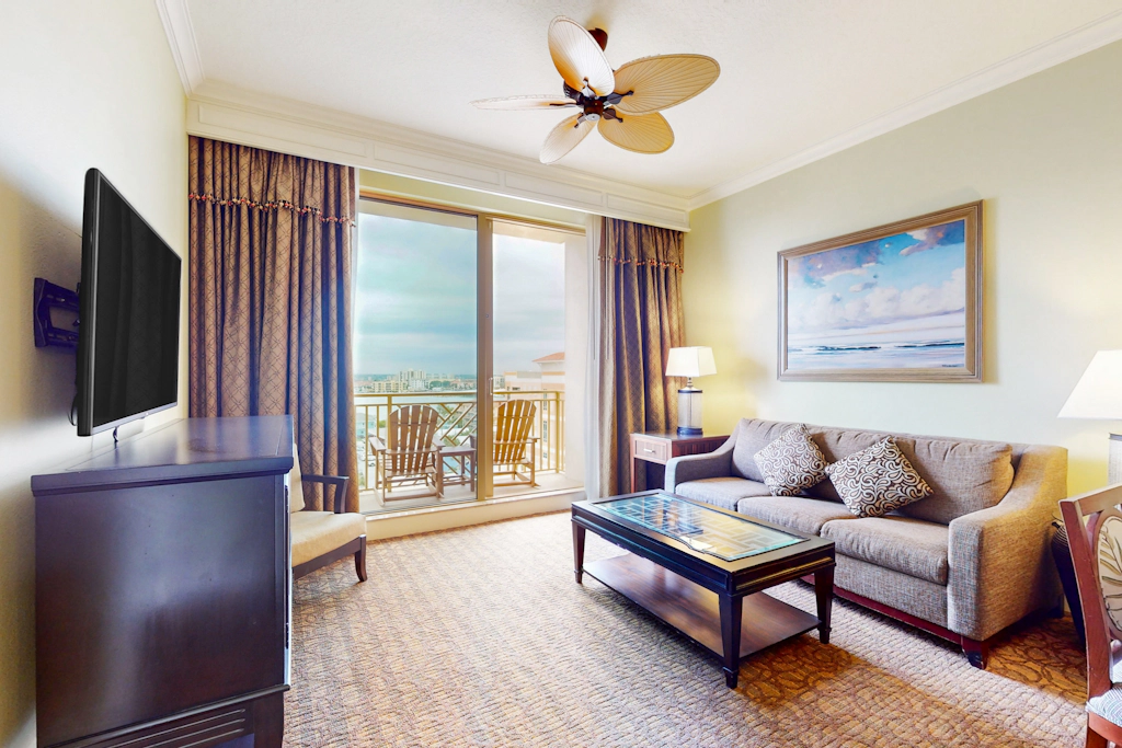 City View condo with beach access pools hot tub gym AC and WD