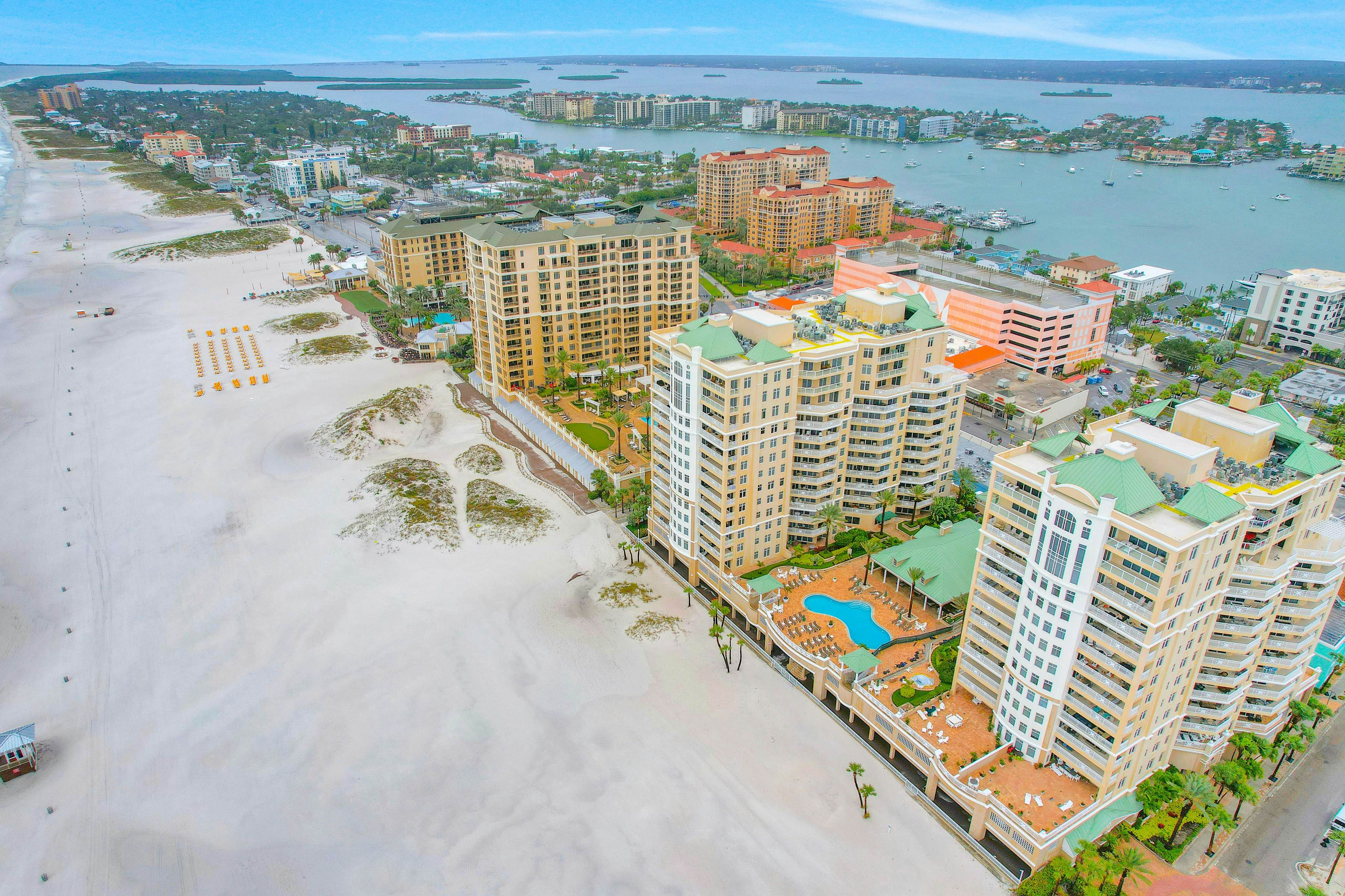 City View condo with beach access, pools, hot tub, gym, AC, & W/D