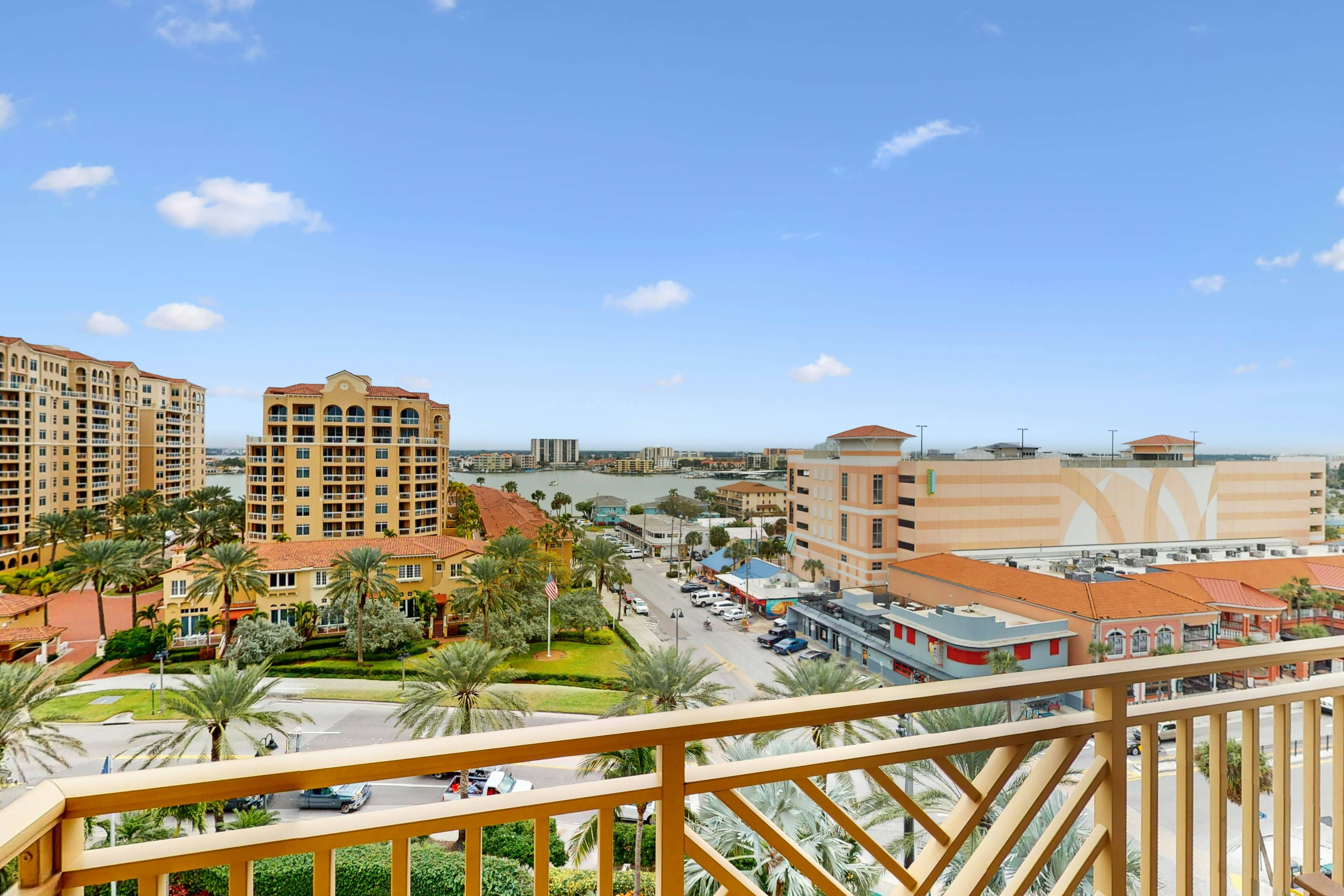 City View condo with beach access, pools, hot tub, gym, AC, & W/D