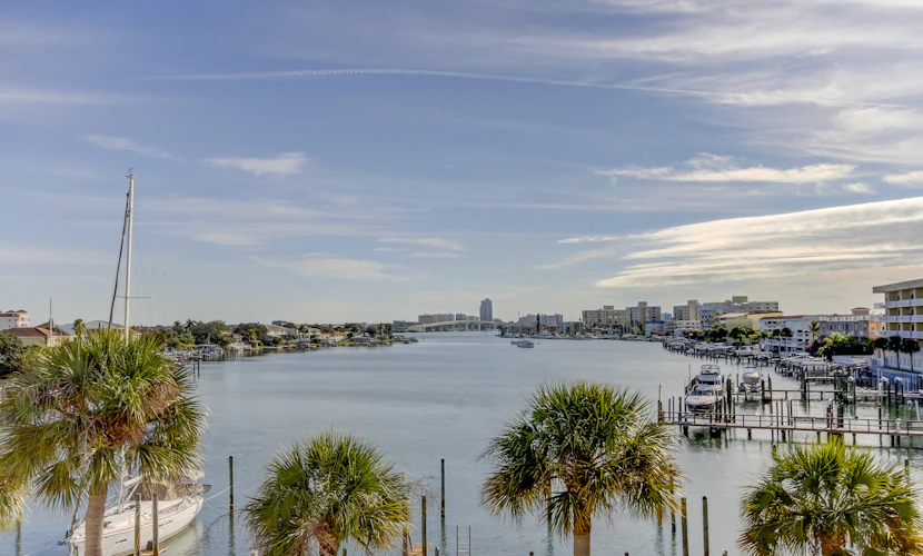 Third floor condo with pool access fast WiFi central AC and WD snowbirds OK