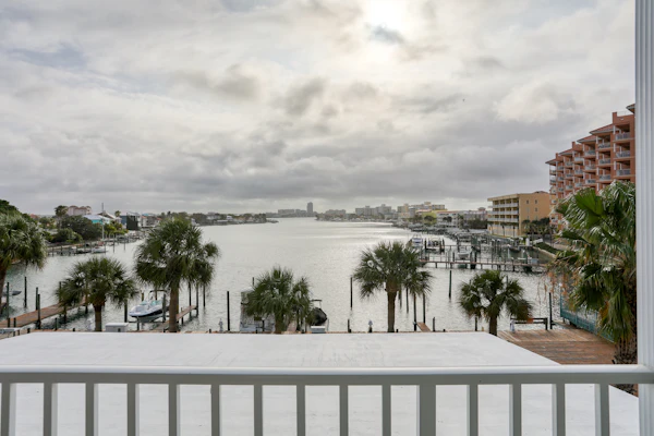 Third floor condo with pool access fast WiFi central AC and WD snowbirds OK