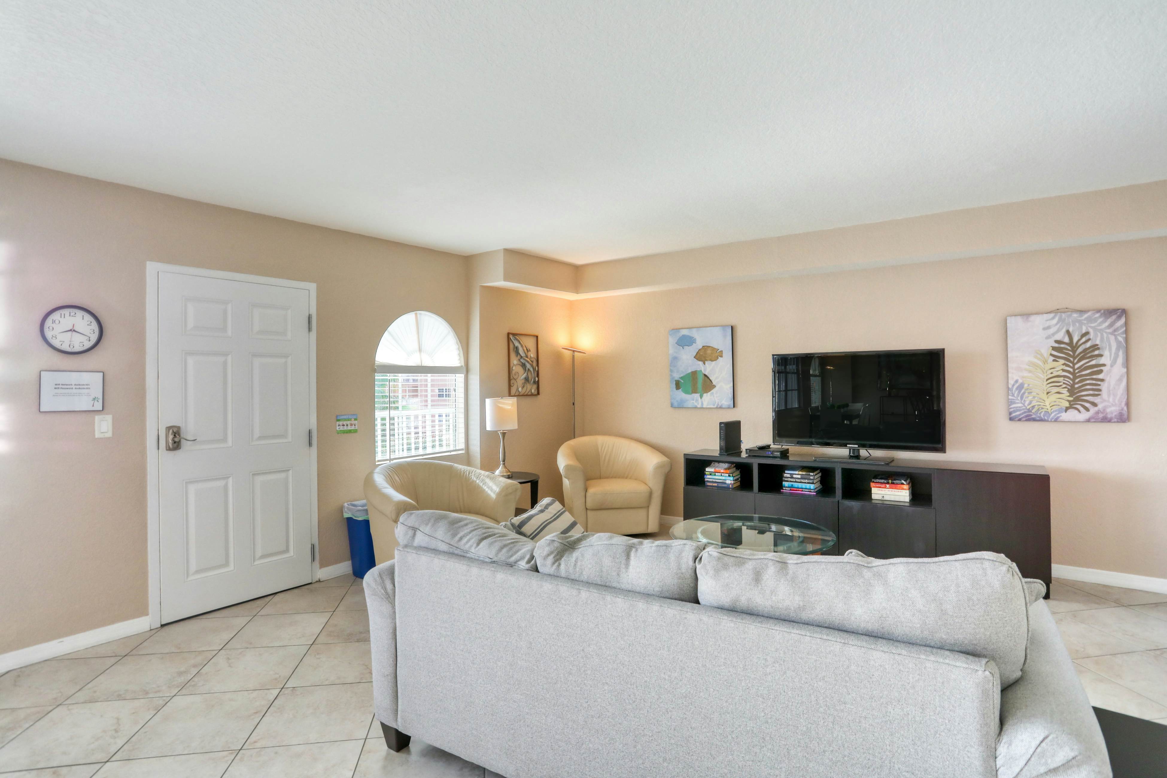 Third-floor condo with pool access, fast WiFi, central AC, & W/D - snowbirds OK