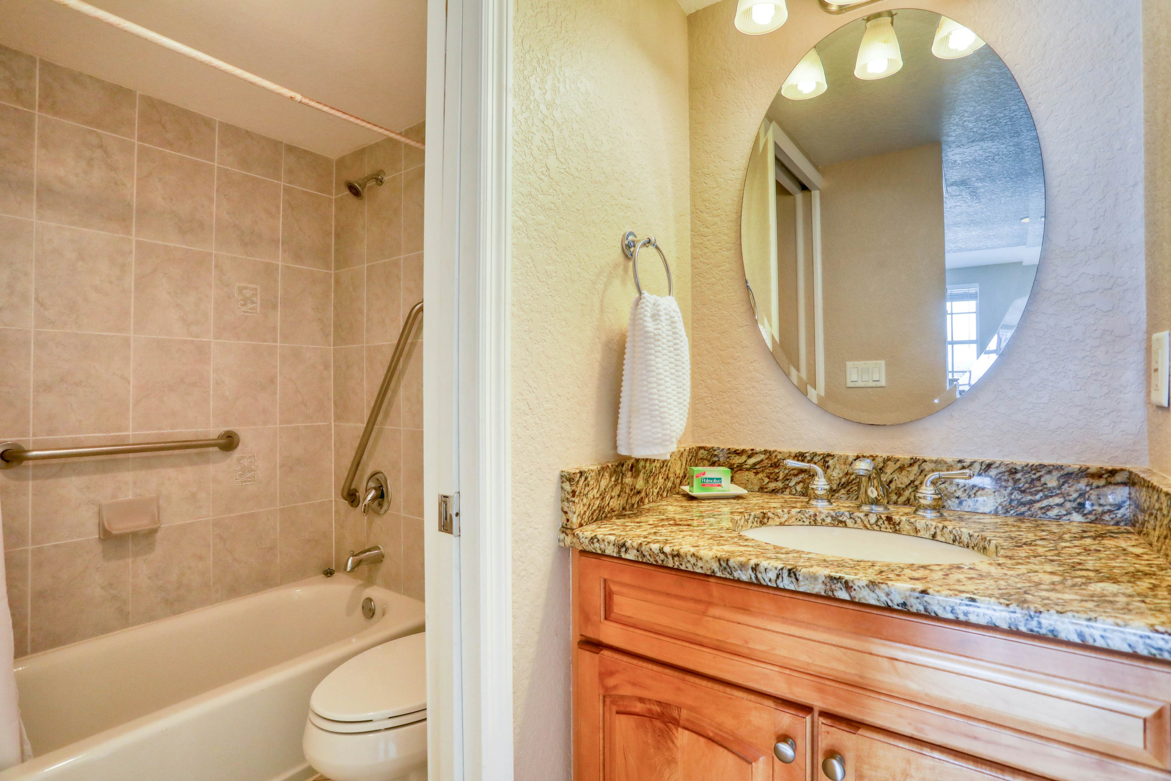 Third-floor condo with pool access, fast WiFi, central AC, & W/D - snowbirds OK