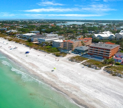 Oceanfront condo with WiFi pool and views walk to dining and attractions