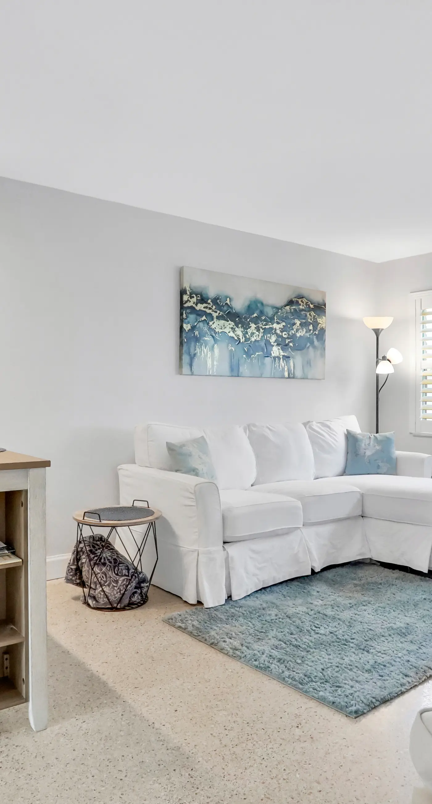 Renovated duplex near Honeymoon Caladesi Island with patio AC and WD
